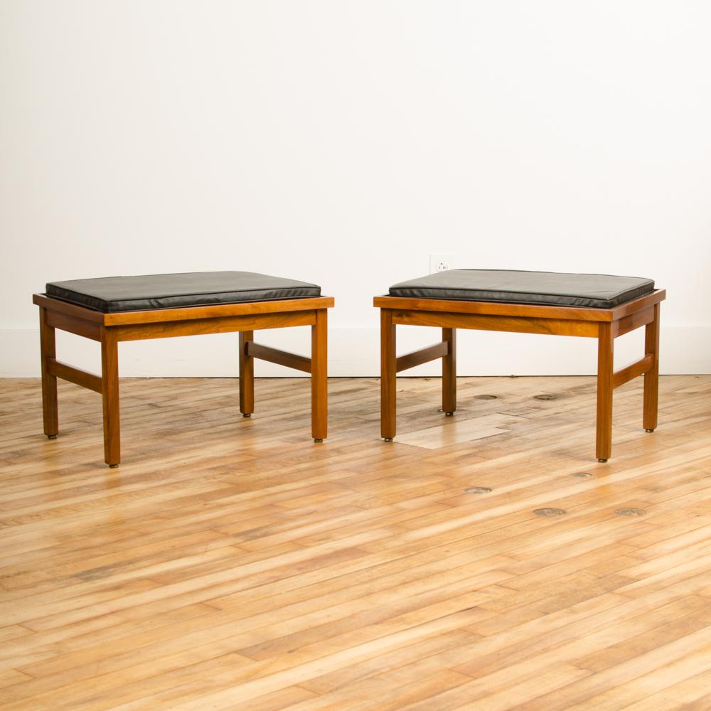 A pair of  American of Martinsville Benches, with Original Leather Seat, 1950s. In Good Condition In Philadelphia, PA