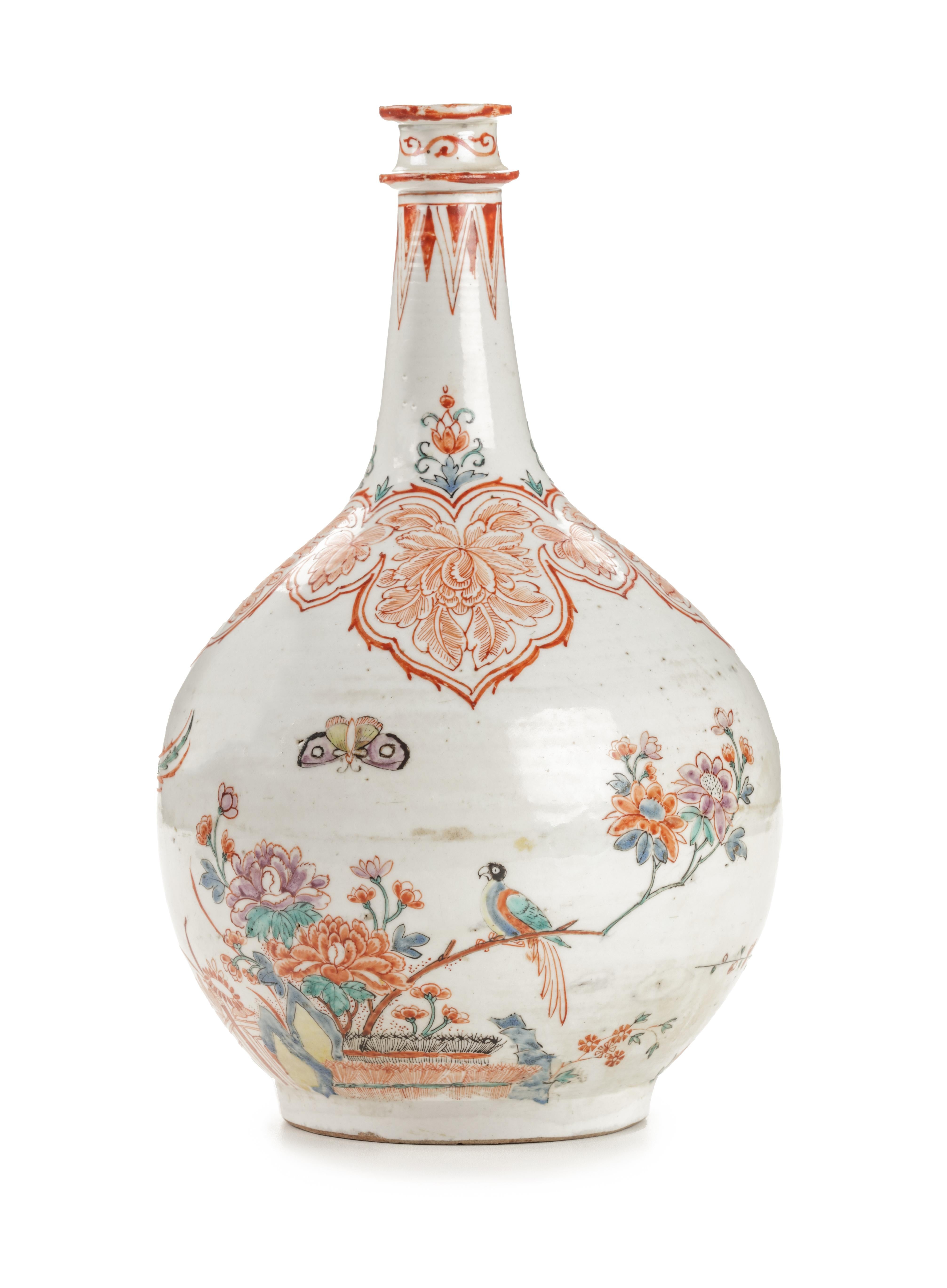 Dutch Pair of Amsterdam Decorated Japanese Arita Bottles, circa 1700 For Sale