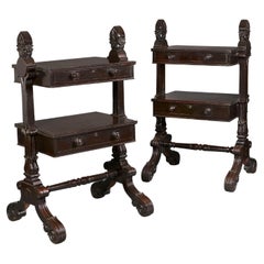 Ein Paar anglo-indische Etagere