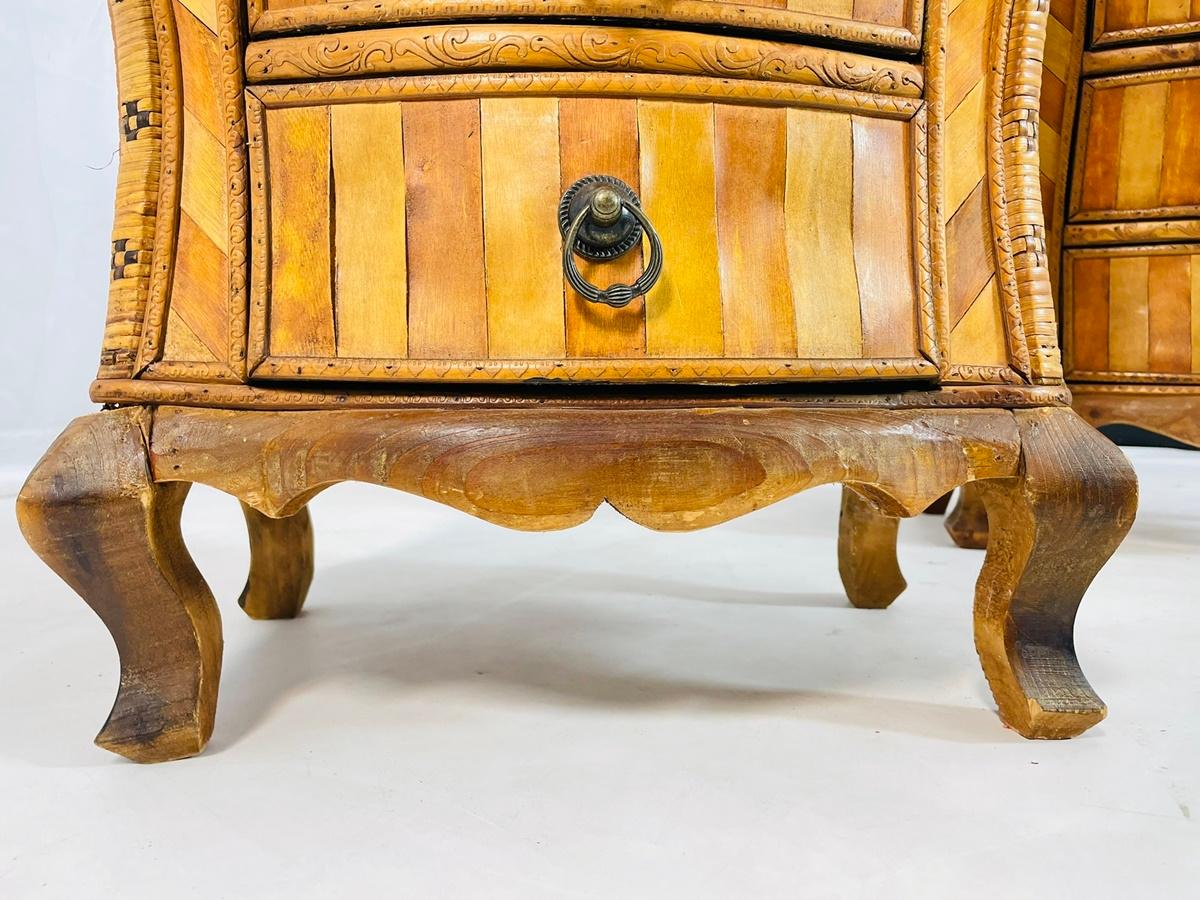 A Pair of Anglo-Indian Style Rattan & Wood Inlay Nightstands For Sale 13
