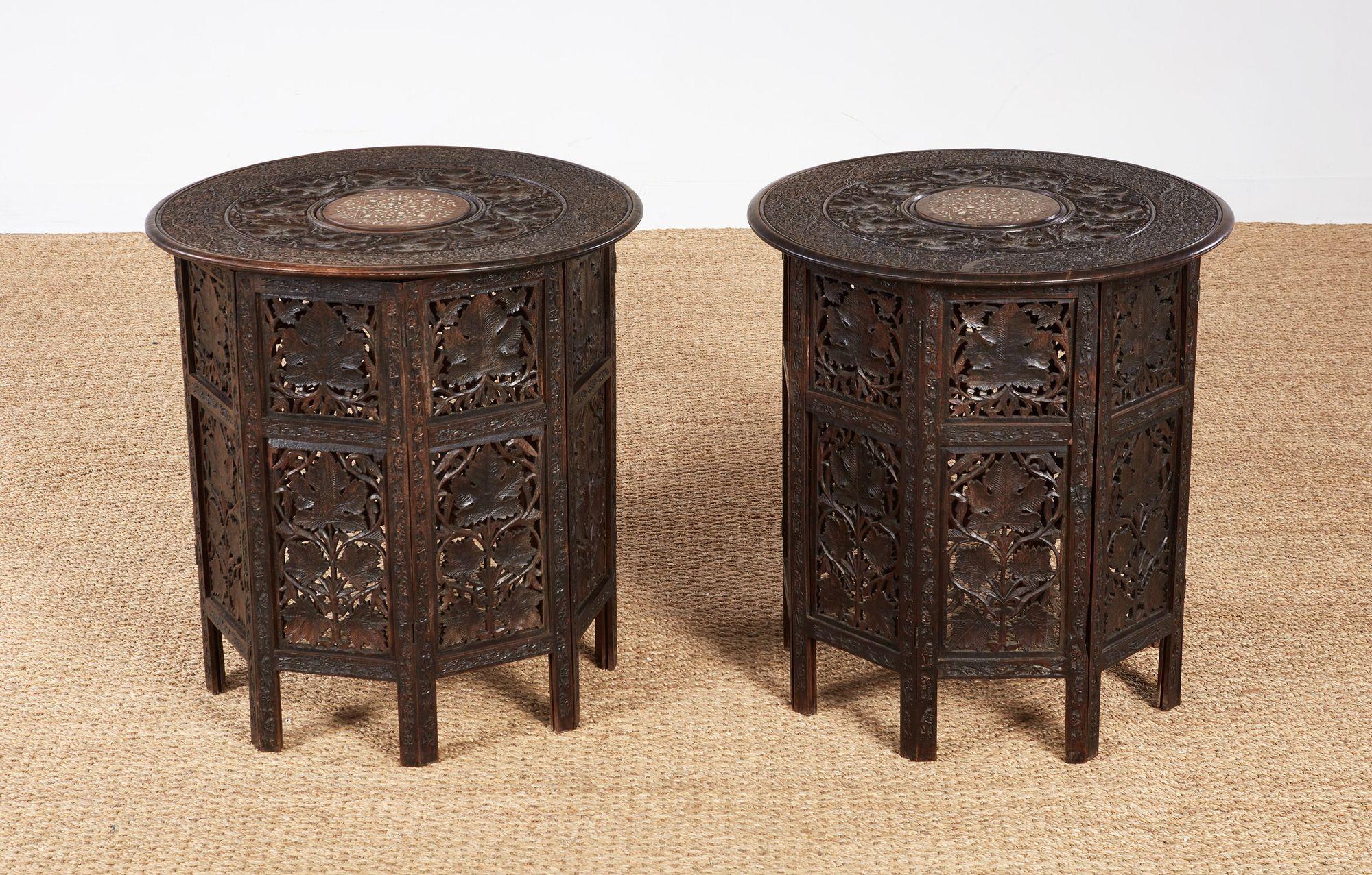Début du 20ème siècle A Pair of Anglo-Indian Taboret Tables en vente