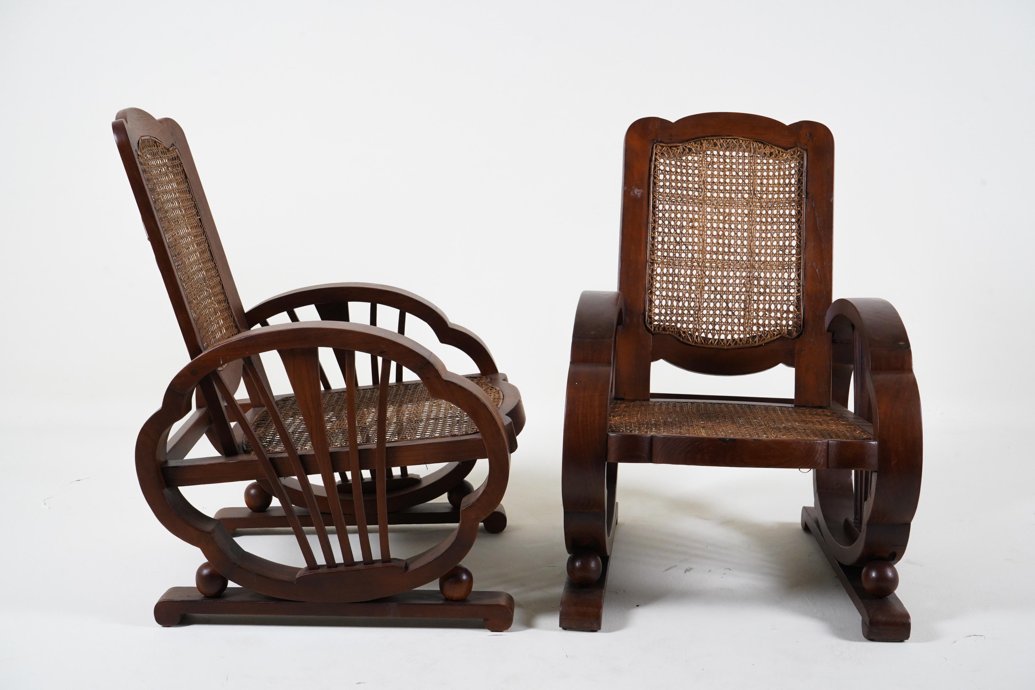 A Pair of Vintage Anglo-Indian Veranda Chairs in Teak and Rattan For Sale 3