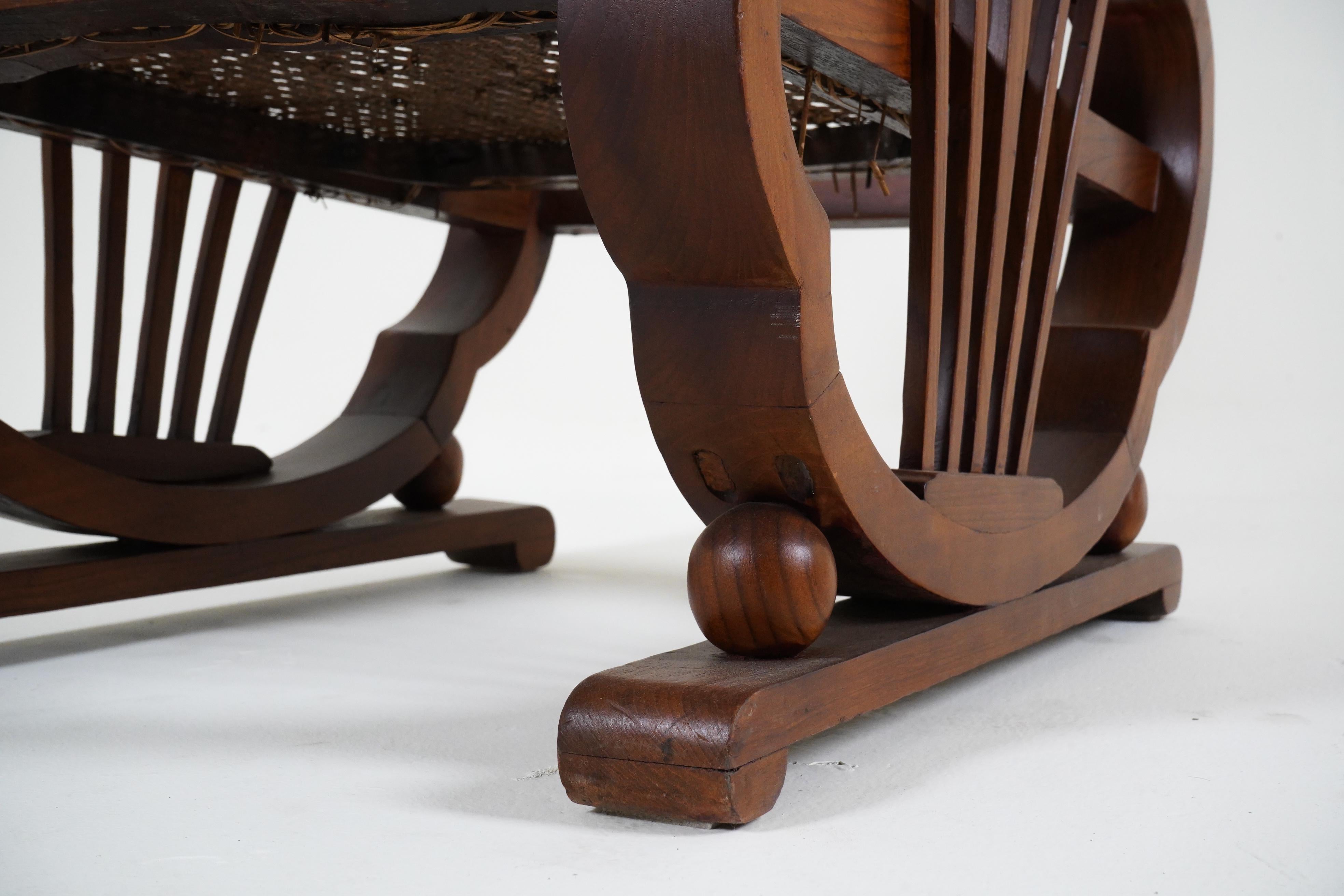 20ième siècle Paire de chaises Veranda anglo-indiennes vintage en teck et rotin en vente