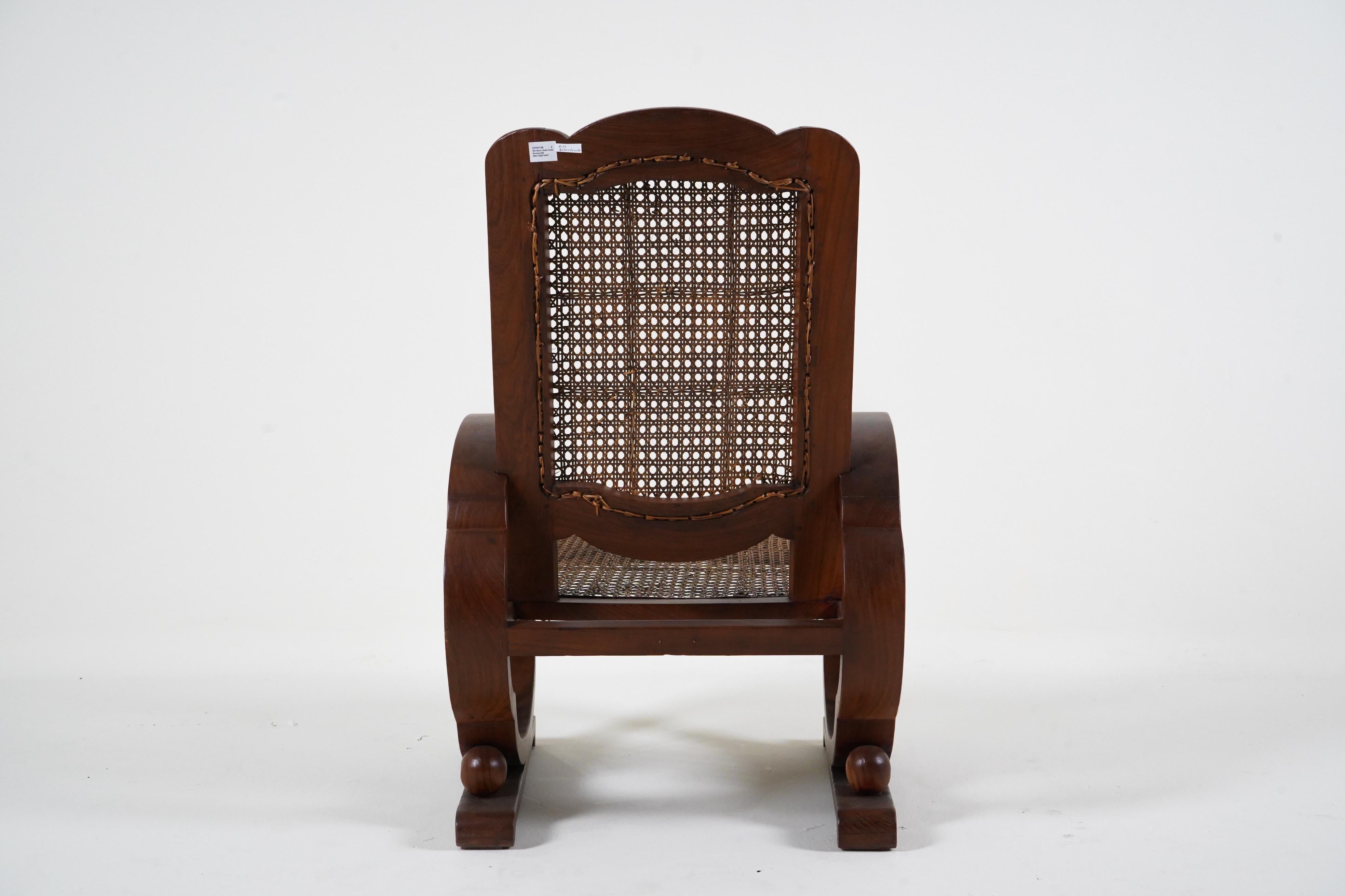 20th Century A Pair of Vintage Anglo-Indian Veranda Chairs in Teak and Rattan For Sale