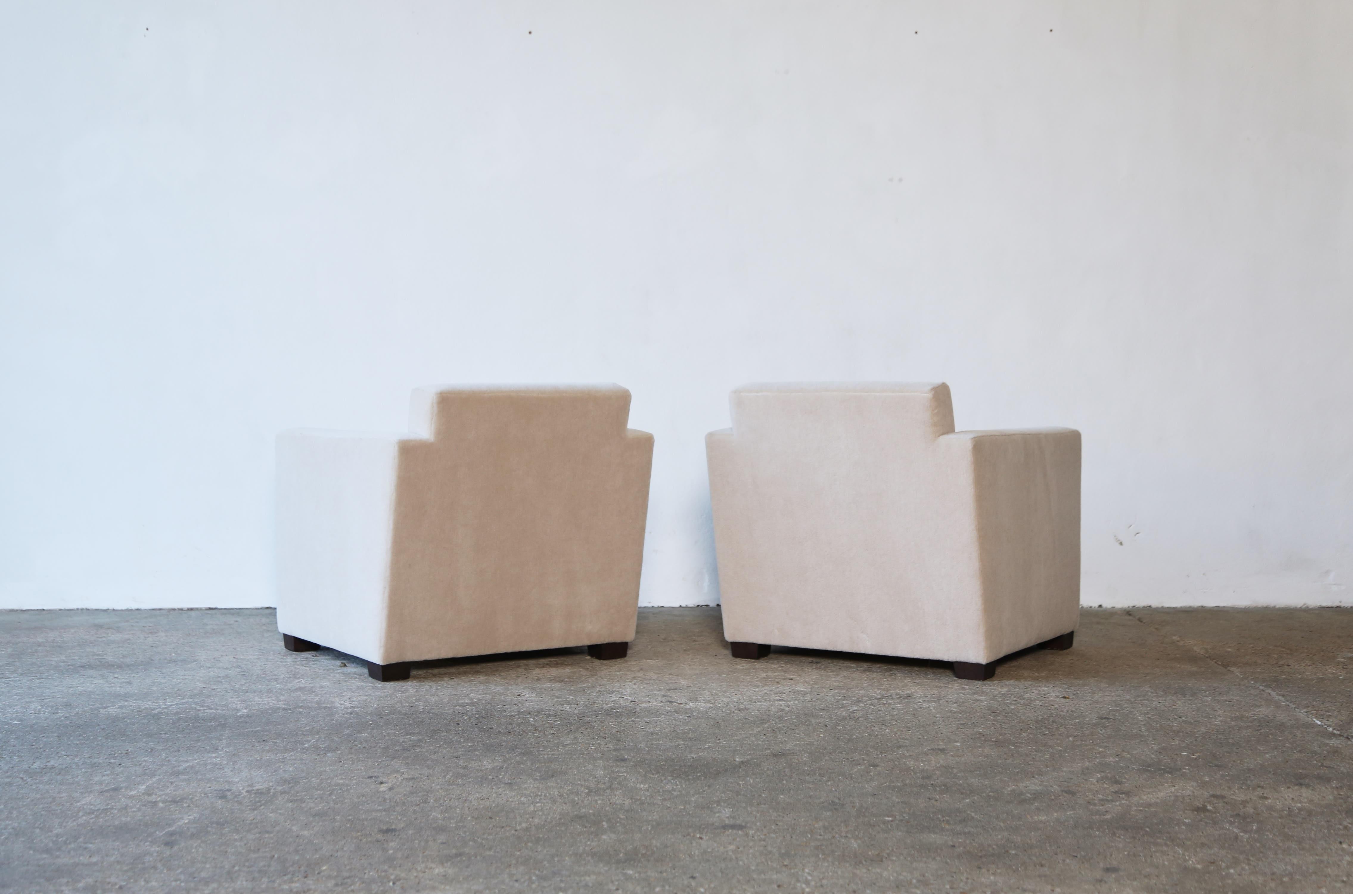 Ein Paar kantige Sessel, gepolstert mit reinem Alpaka (Art déco) im Angebot