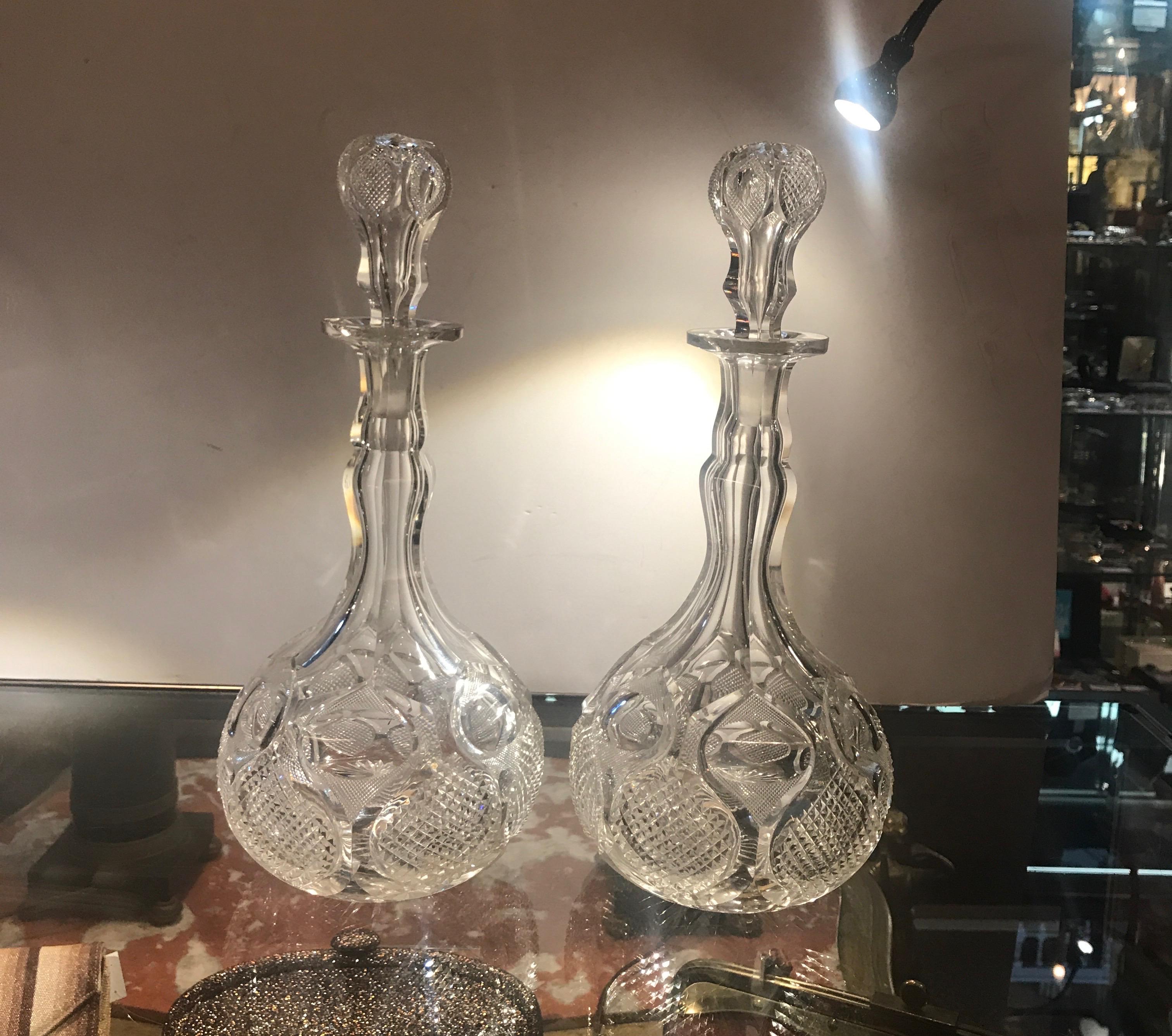 Pair of Antique 19th Century English Cut-Glass Decanters For Sale 3