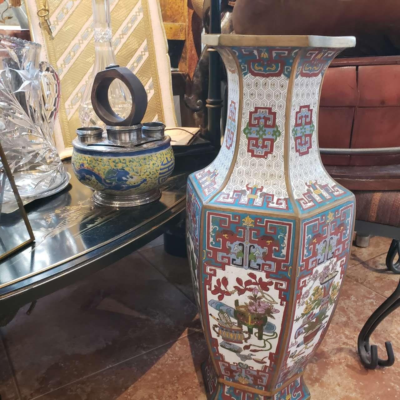 A Pair of Antique Chinese Cloisonné Vases For Sale 2