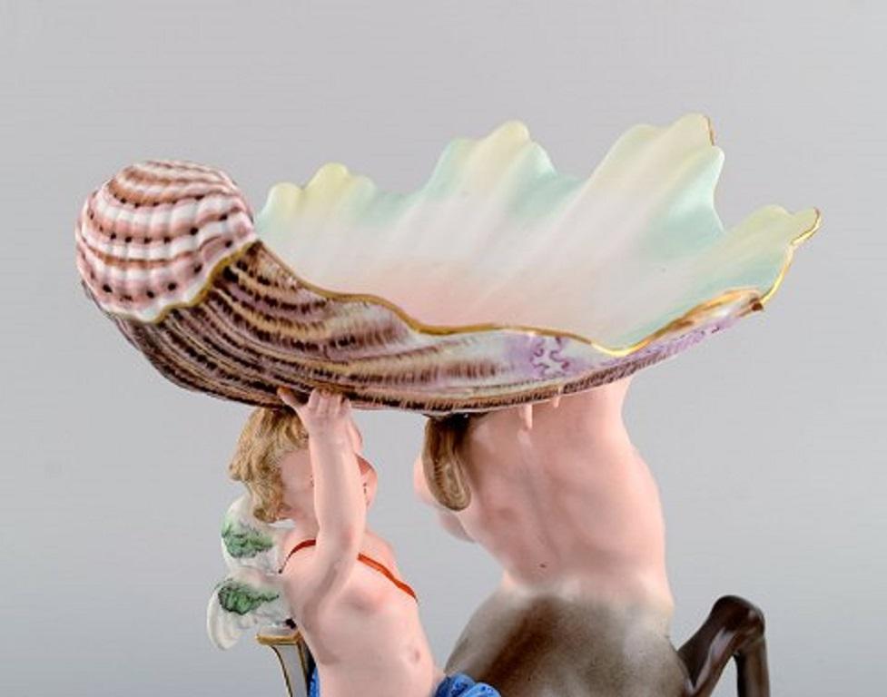 Pareja de antiguas compoteras figurativas de Meissen en porcelana pintada a mano en venta 1