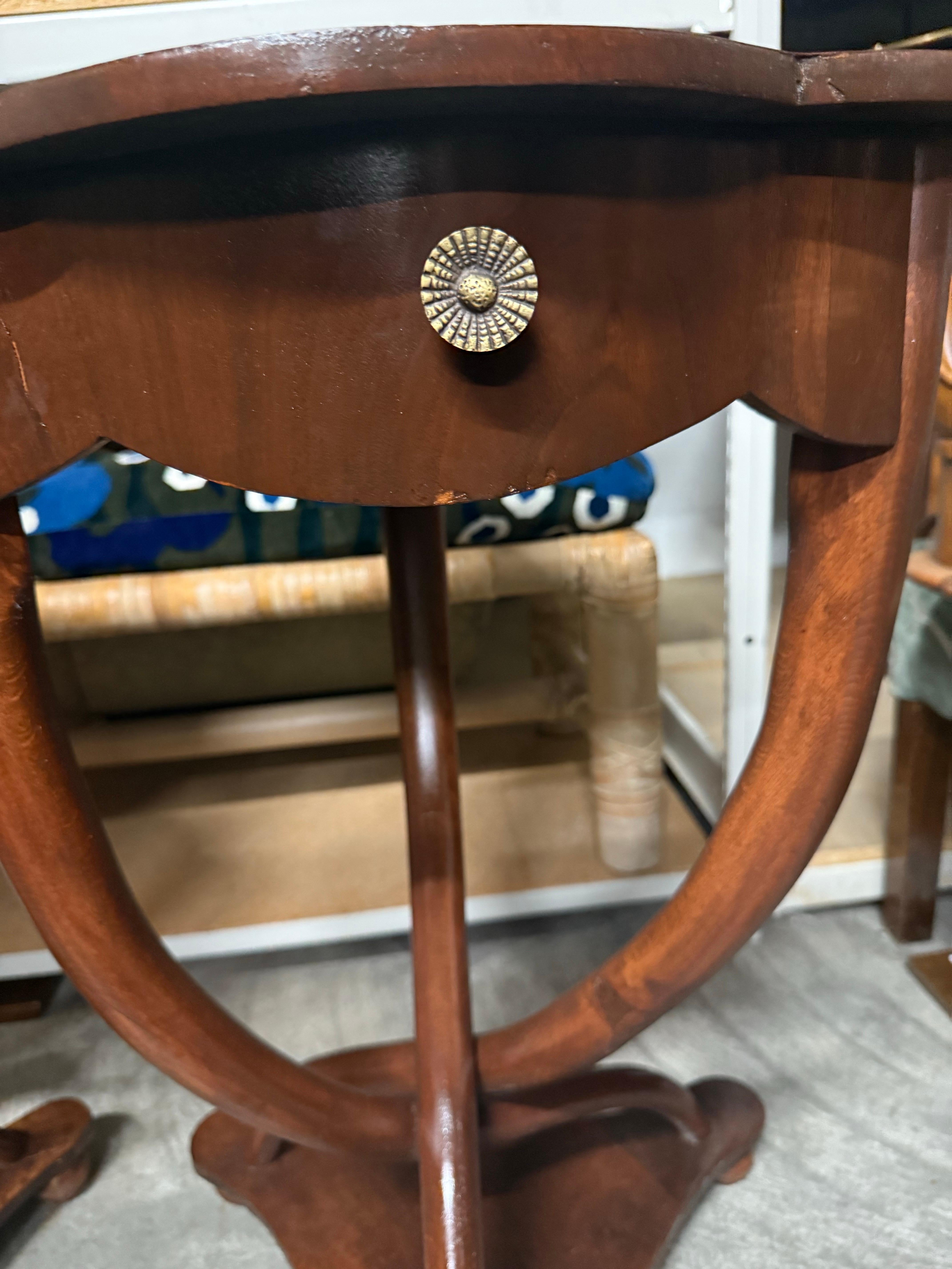 A pair of Antique French Art Deco Side Tables With Drawer & Unique Twist Base For Sale 10