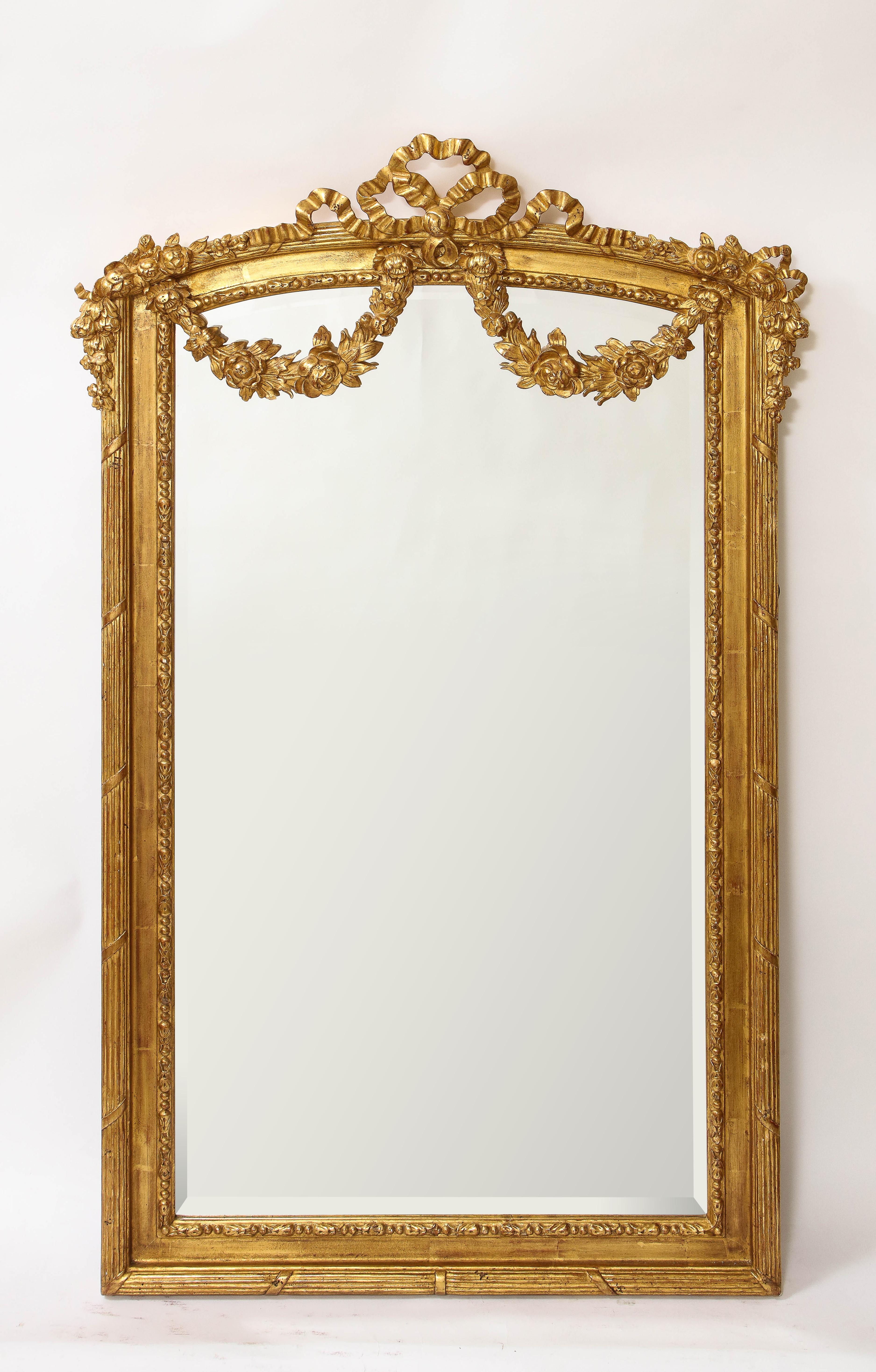Pair of Antique French Louis XVI Style Hand Carved Giltwood Mirrors In Good Condition For Sale In New York, NY