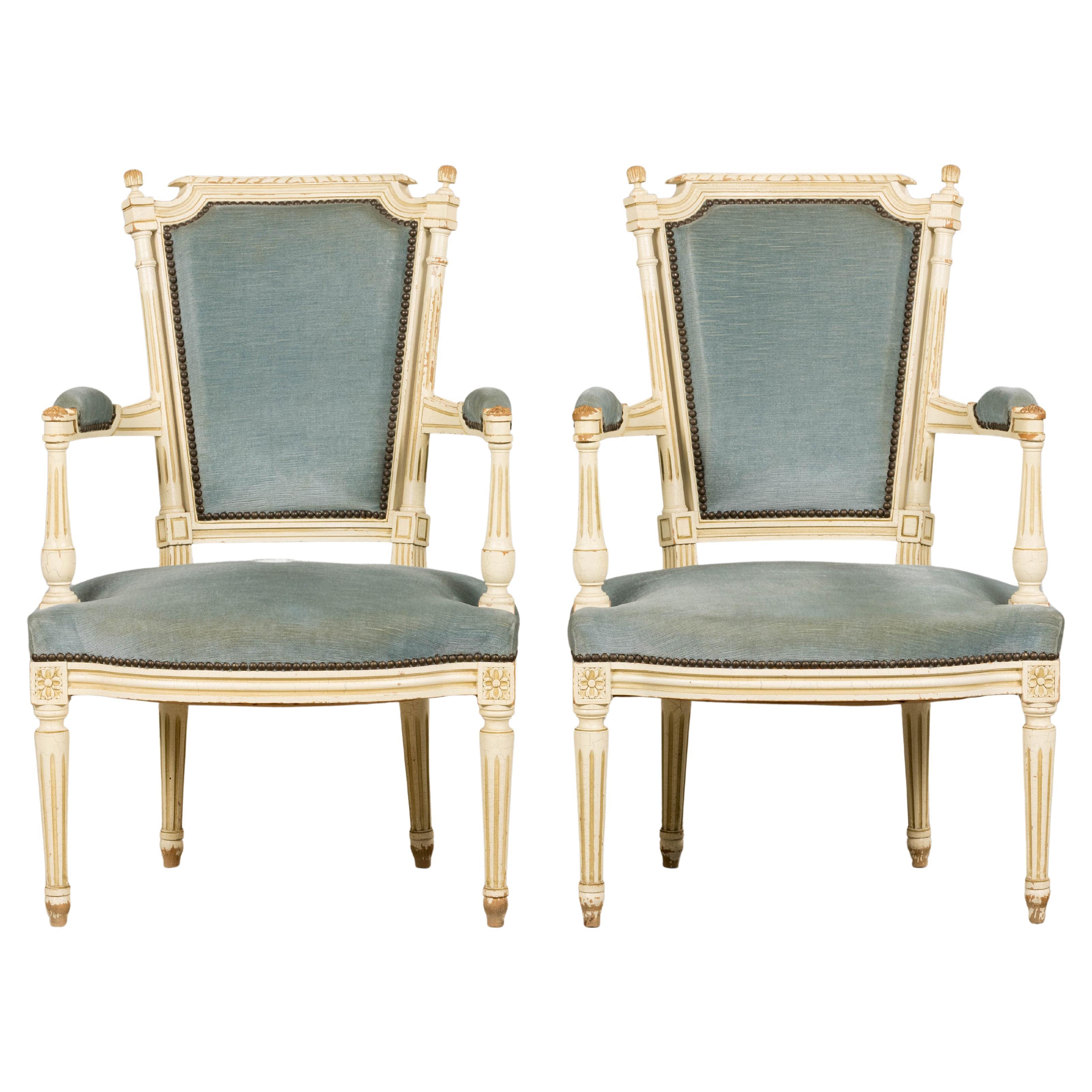 Pareja de Antiguos Sillones Franceses Pintados Estilo Luis XVI En Terciopelo Azul