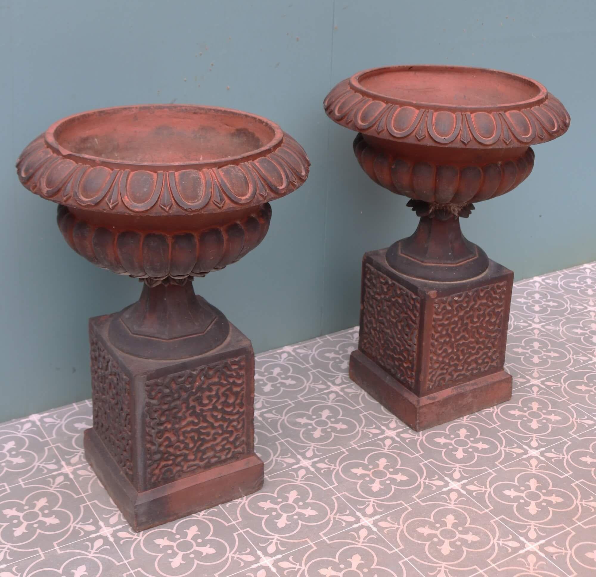 A Pair of Antique Garden Urn Planters in Terracotta In Fair Condition For Sale In Wormelow, Herefordshire