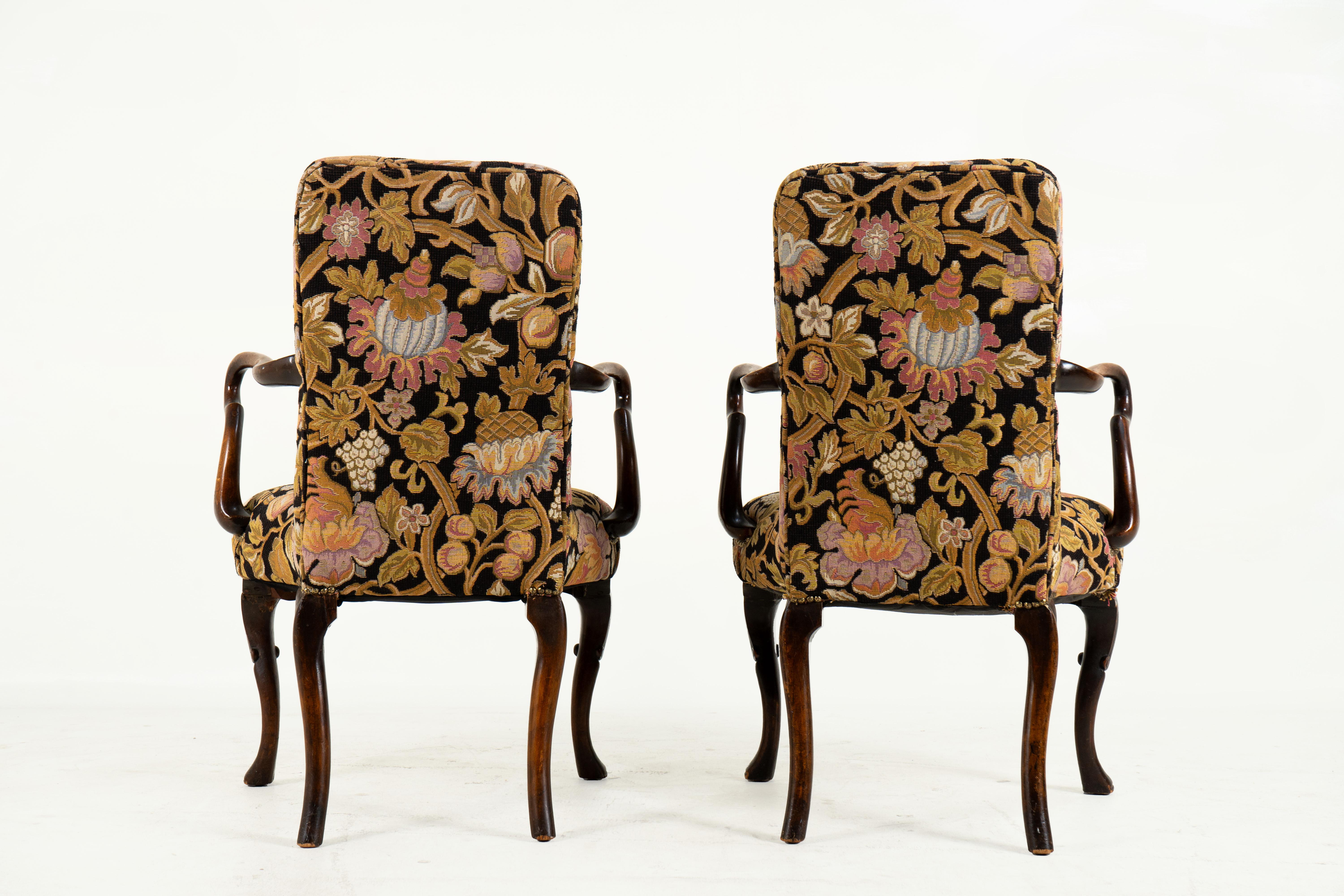A Pair of Antique George I Style Armchairs In Good Condition In Chicago, IL