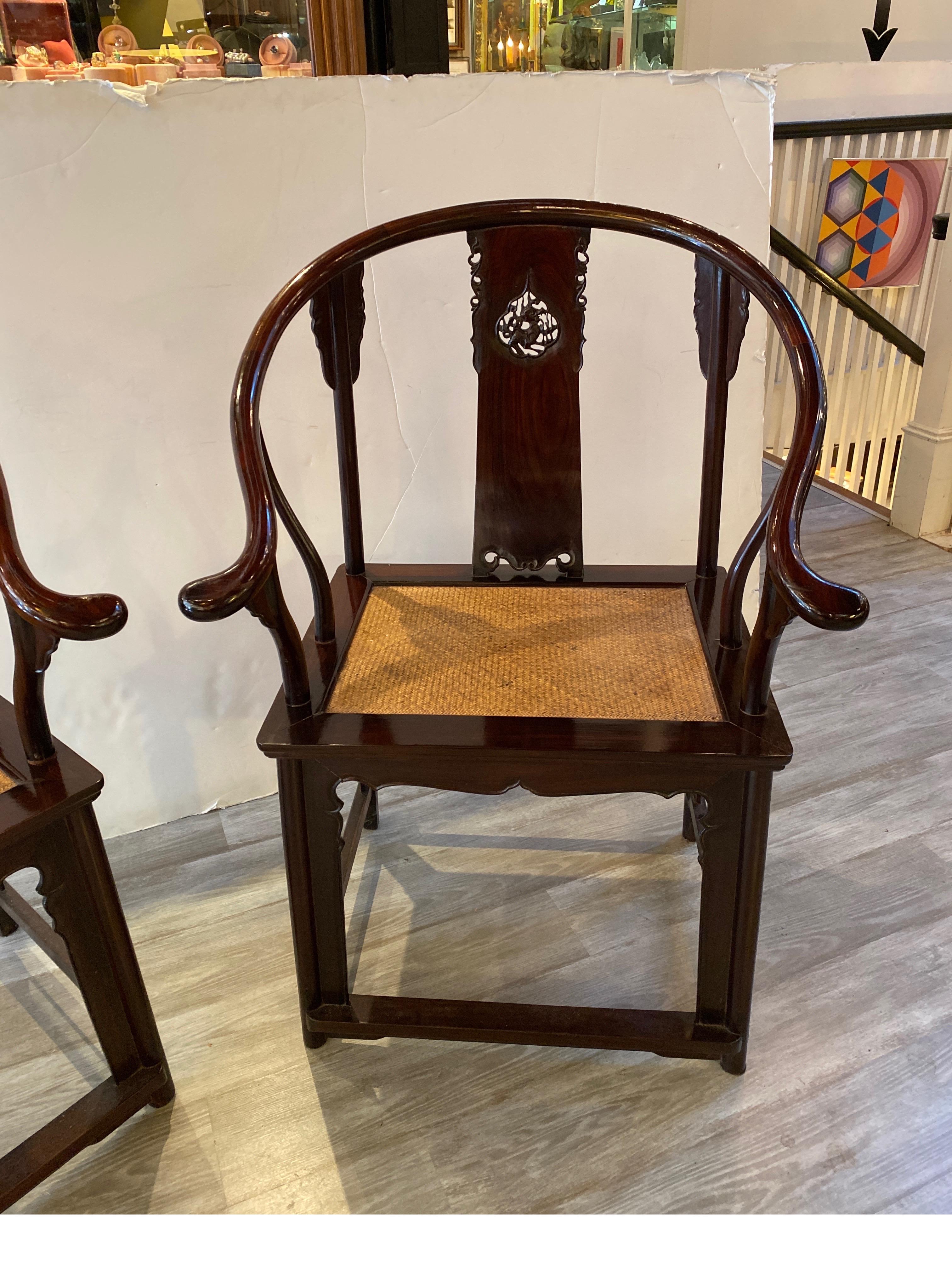 chinese horseshoe chair