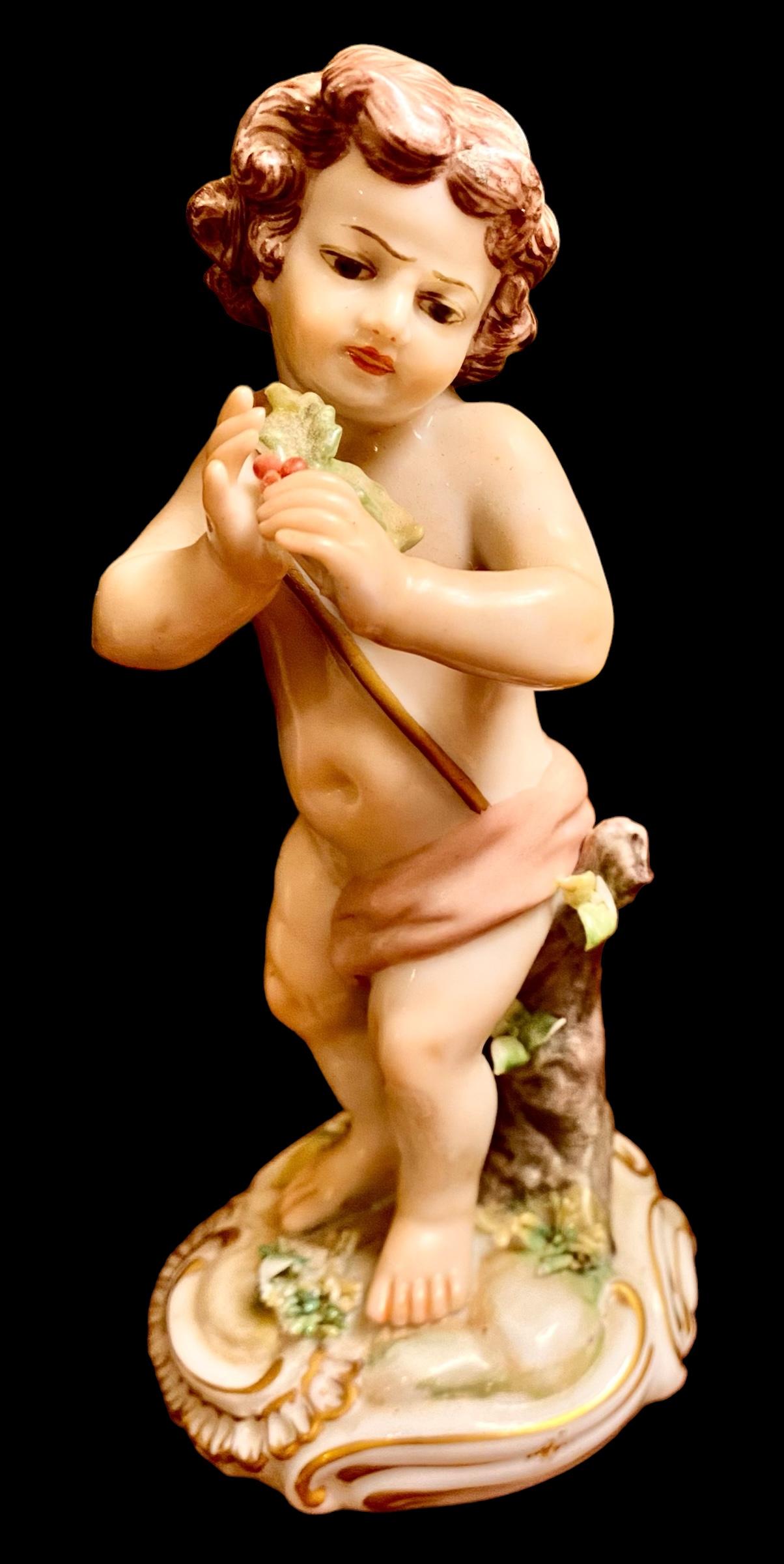 Paire d'anciens chérubins italiens en porcelaine de Capodimonte en vente 7