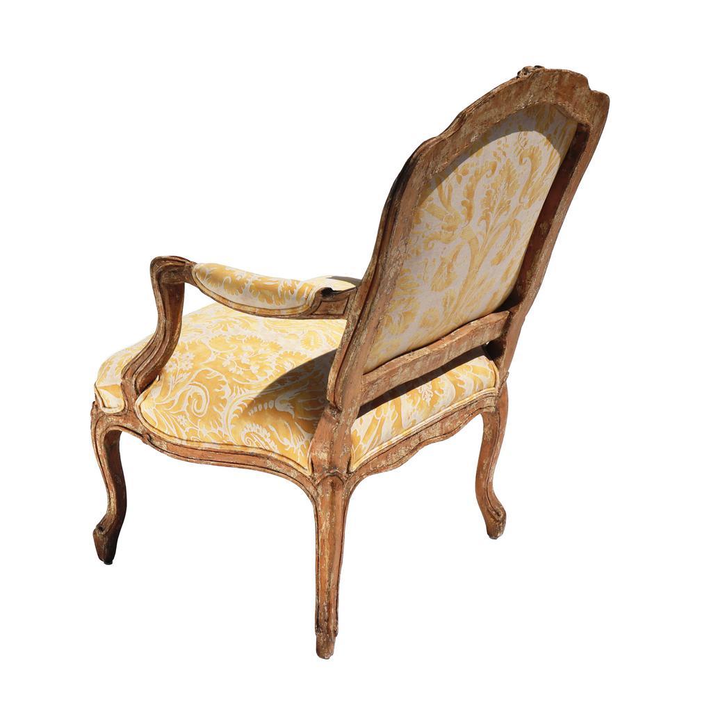 Paire de Fauteuils à la Reine anciens de style Louis XV en vente 3