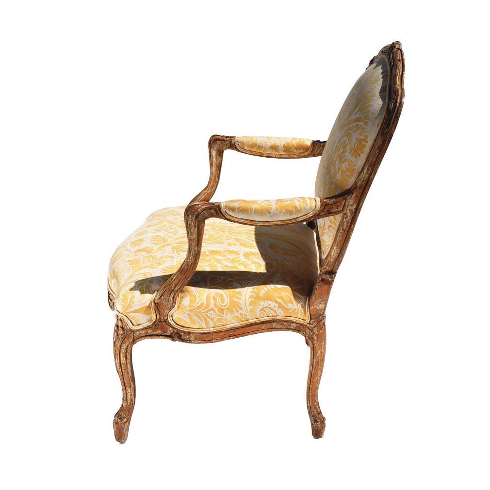 Paire de Fauteuils à la Reine anciens de style Louis XV en vente 2