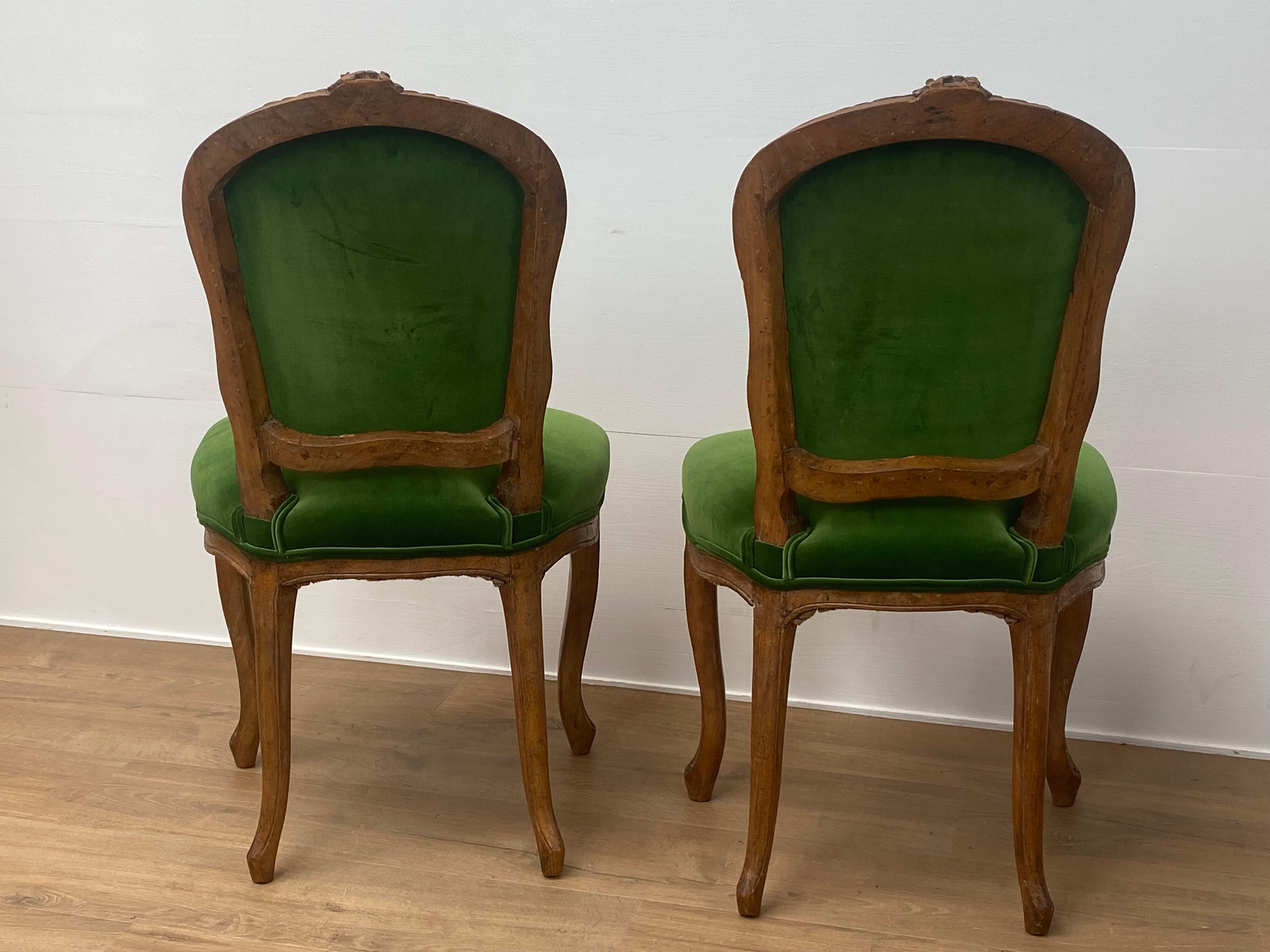  A pair of Antique Louis XVI Chairs In Excellent Condition For Sale In Schellebelle, BE