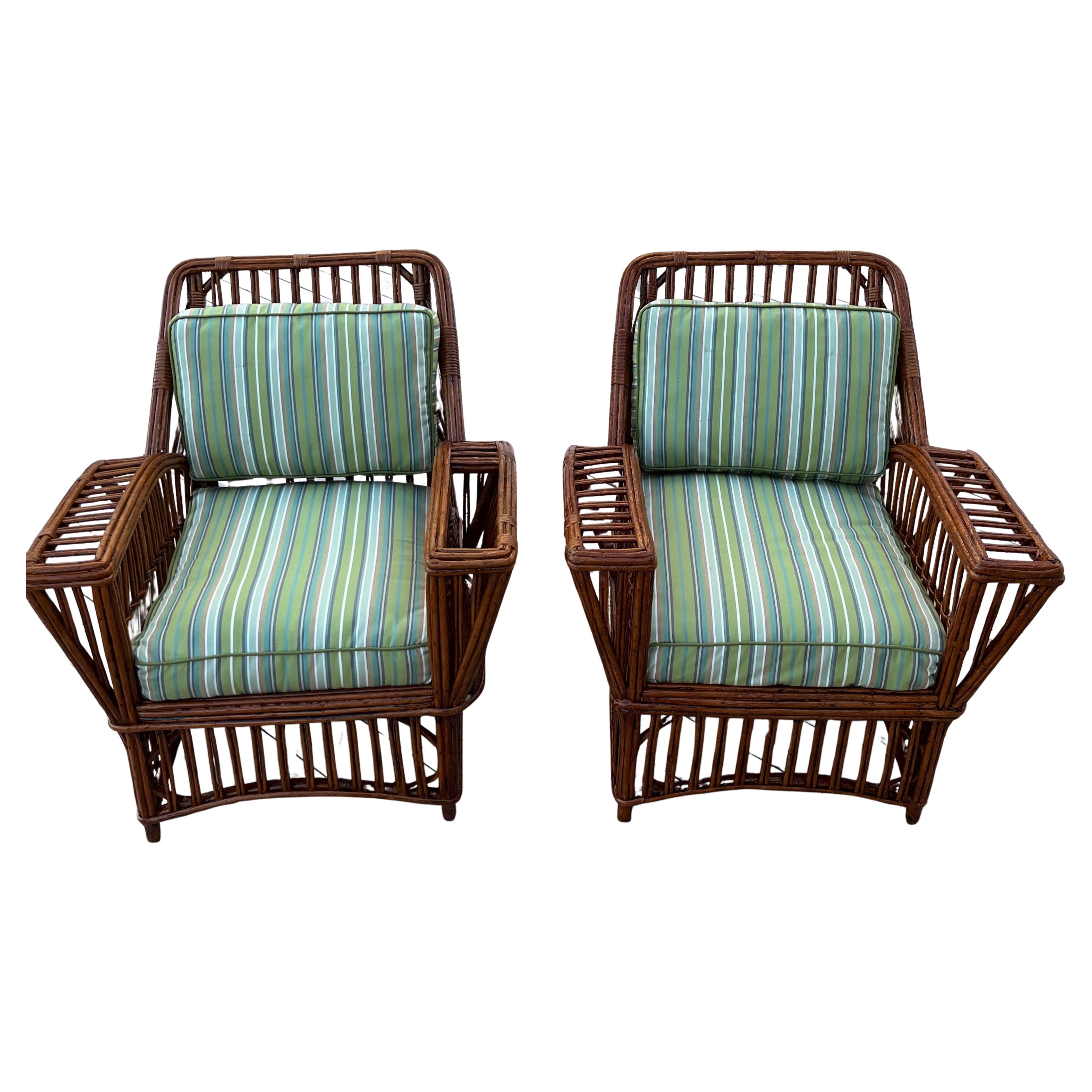 A Pair of Antique Natural Art Deco Rattan Boat Tail Style Yachting Arm Chairs im Angebot
