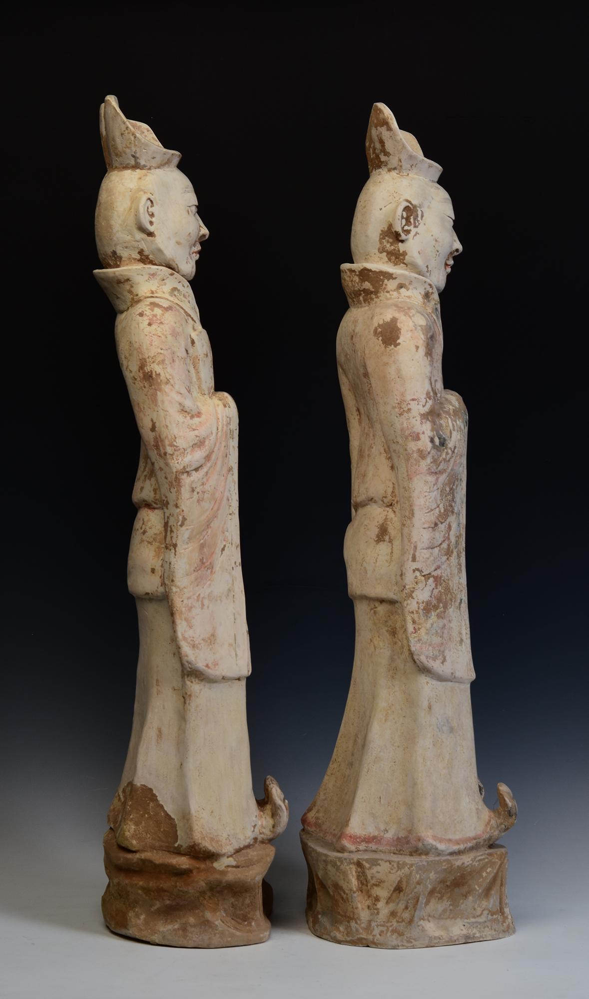 Coppia di antichi uomini di corte in ceramica cinese della dinastia Tang con Test Oxford TL in vendita 6