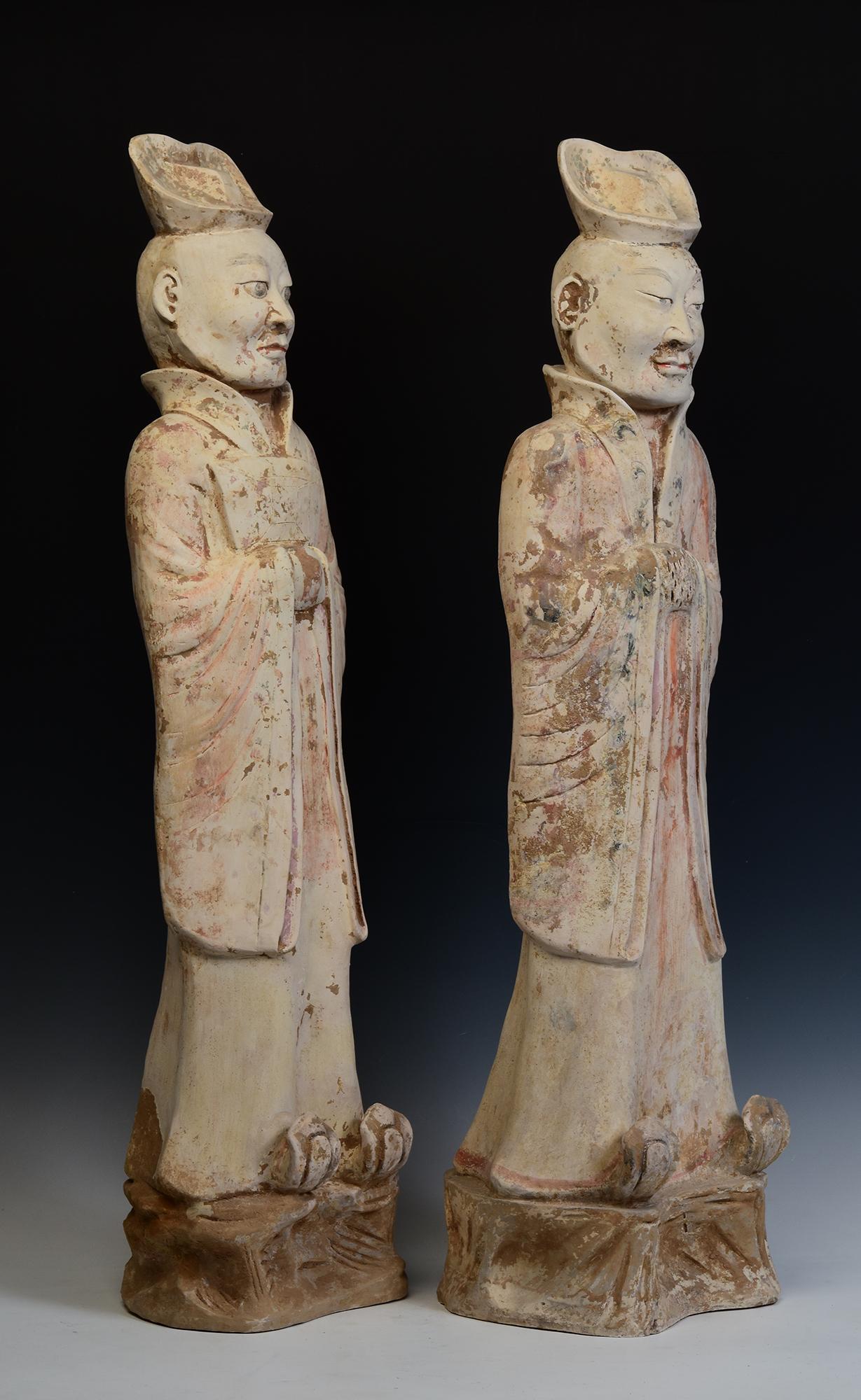 Coppia di antichi uomini di corte in ceramica cinese della dinastia Tang con Test Oxford TL in vendita 7