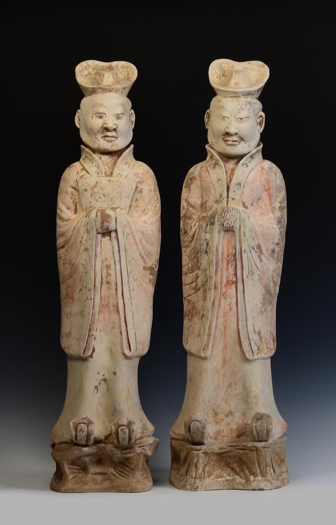 Coppia di antichi uomini di corte in ceramica cinese della dinastia Tang con Test Oxford TL in vendita 2