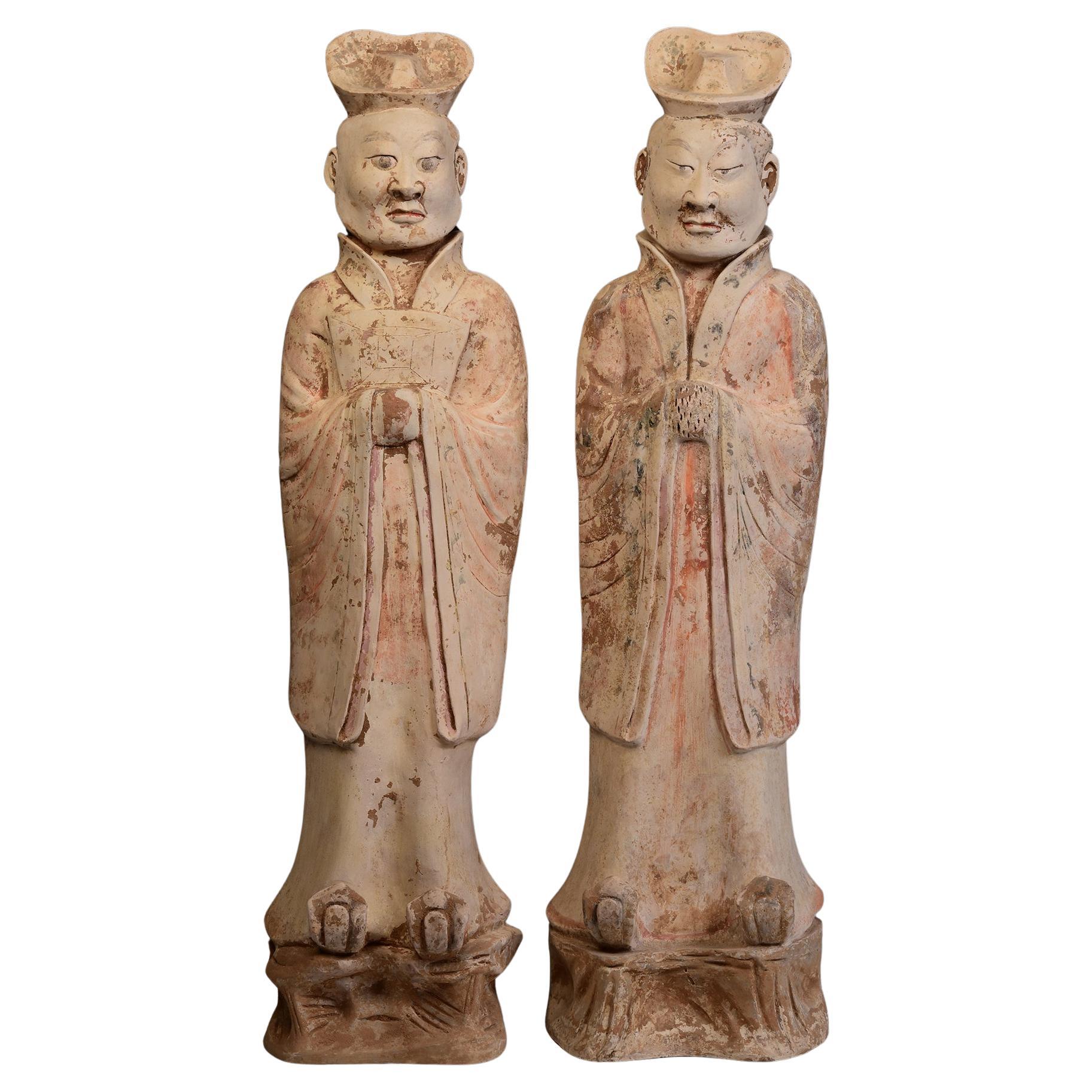 Coppia di antichi uomini di corte in ceramica cinese della dinastia Tang con Test Oxford TL