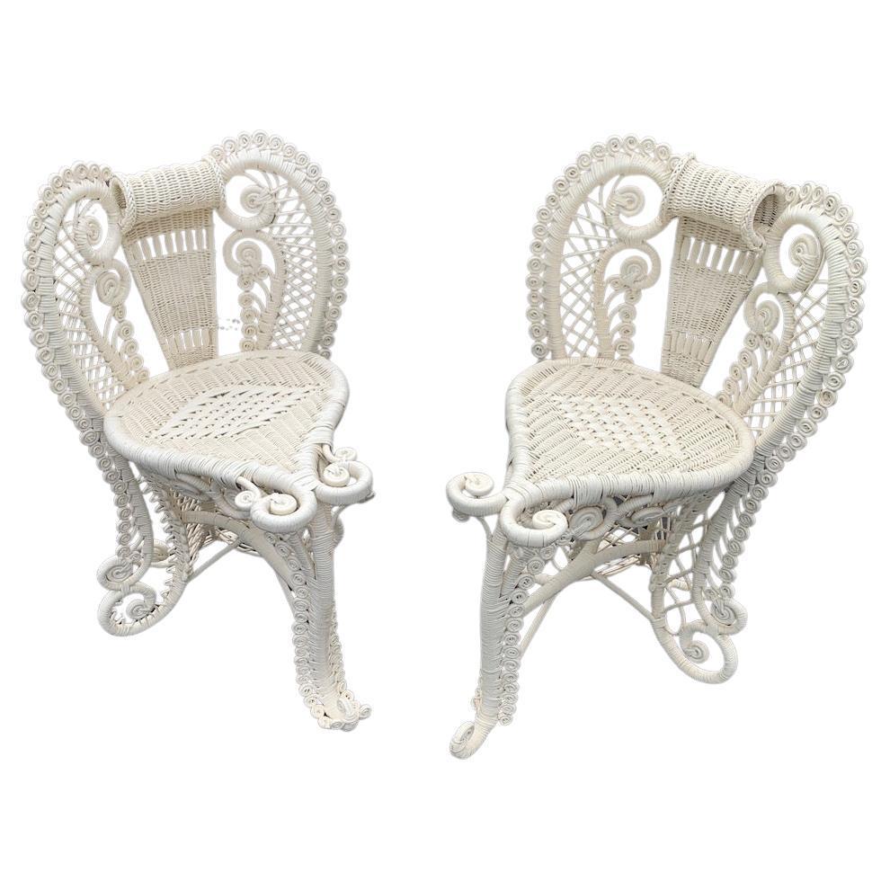 Pair of Antique White Wicker Posing / Foyer / Reception Chairs In Good Condition For Sale In Nashua, NH