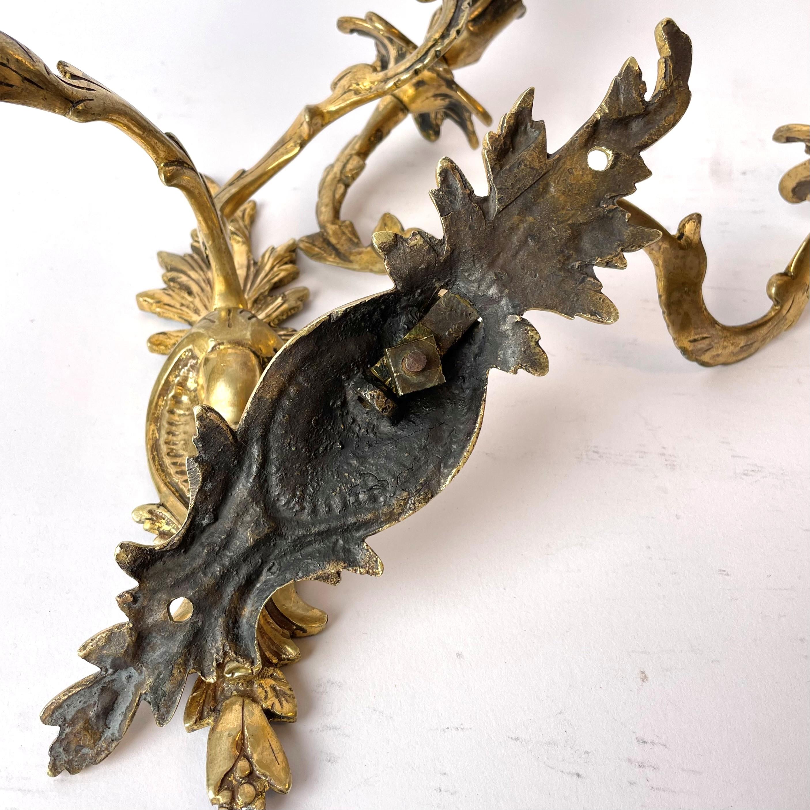 Pair of Appliques in Gilt Bronze, Rococo, Mid-18th Century For Sale 3