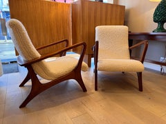 Paire de fauteuils de design architectural en bouclette de laine d'agneau