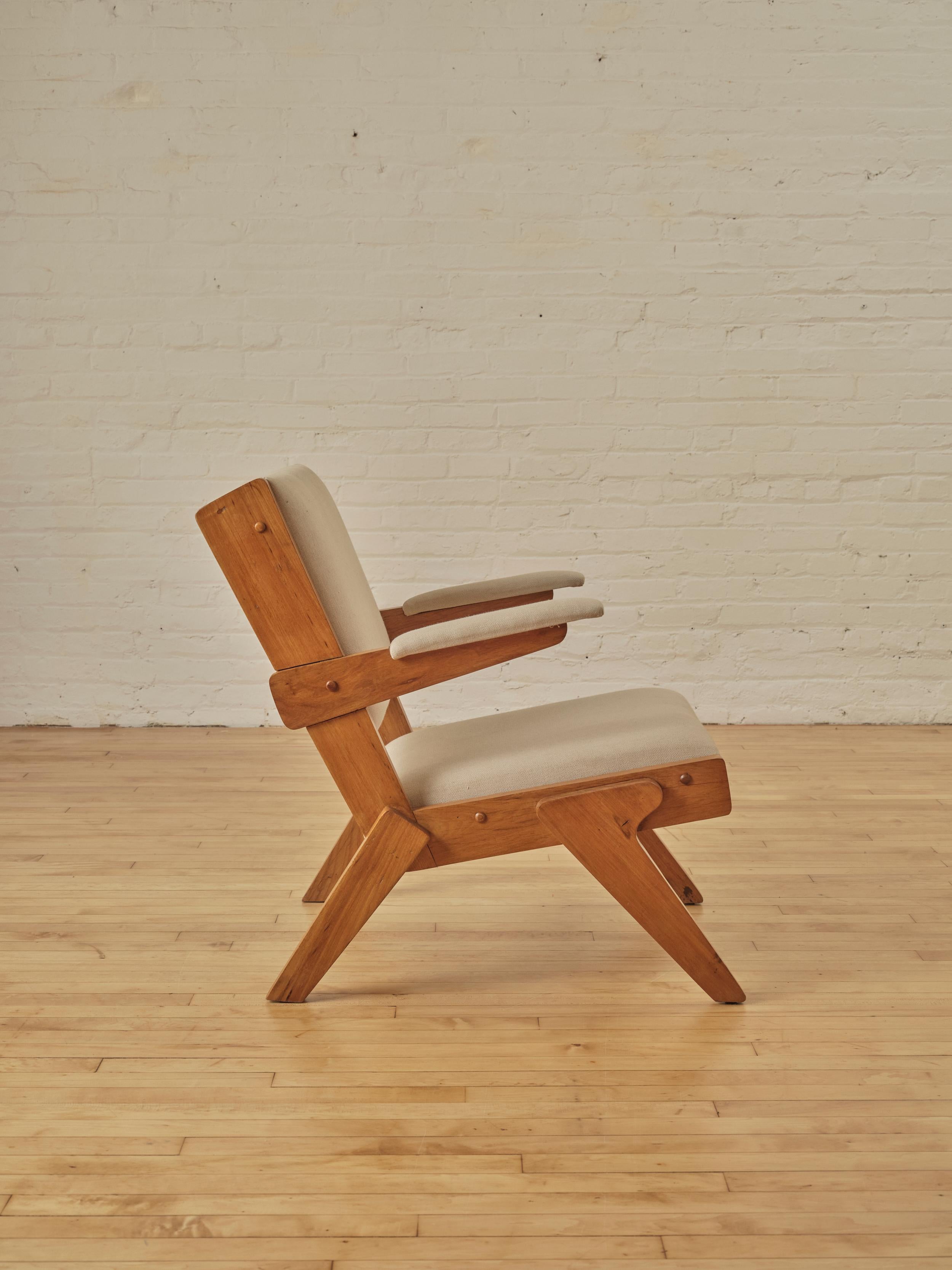 A Pair of Armchairs by Lina Bo Bardi (Attr) In Good Condition In Long Island City, NY