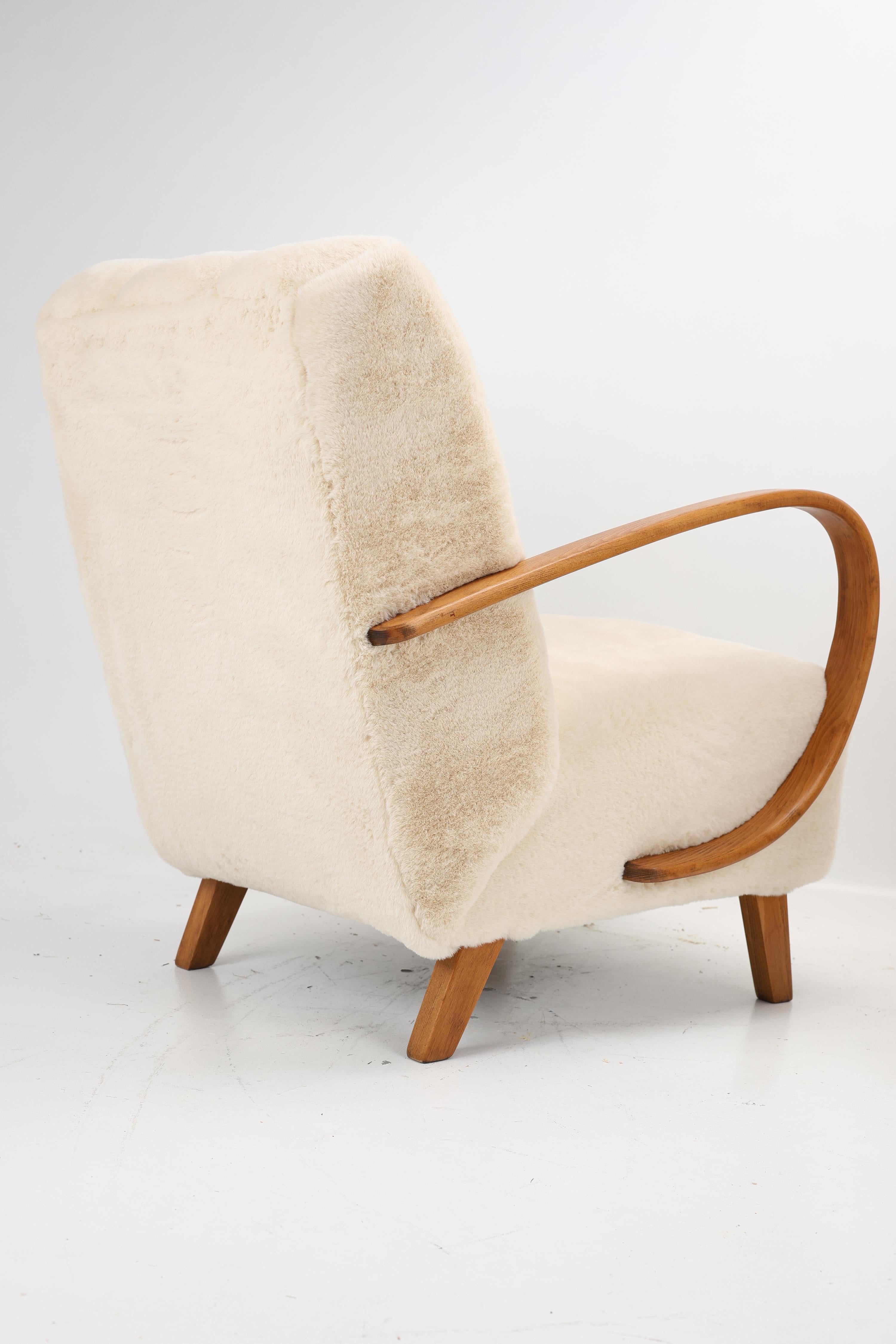 A pair of Armchairs H-410 by Jindrich Halabala from the 1950s For Sale 4