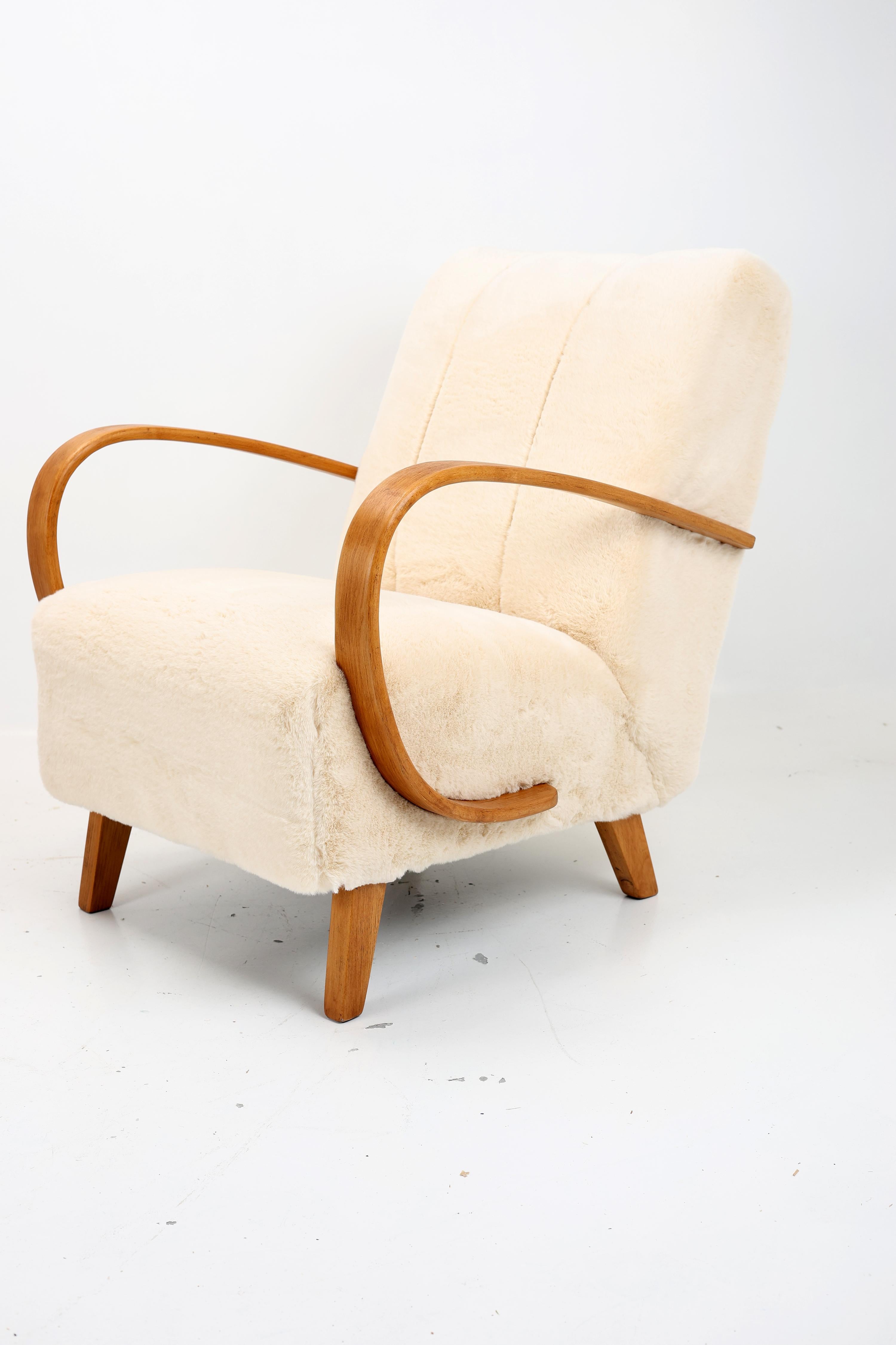 A pair of Armchairs H-410 by Jindrich Halabala from the 1950s For Sale 10