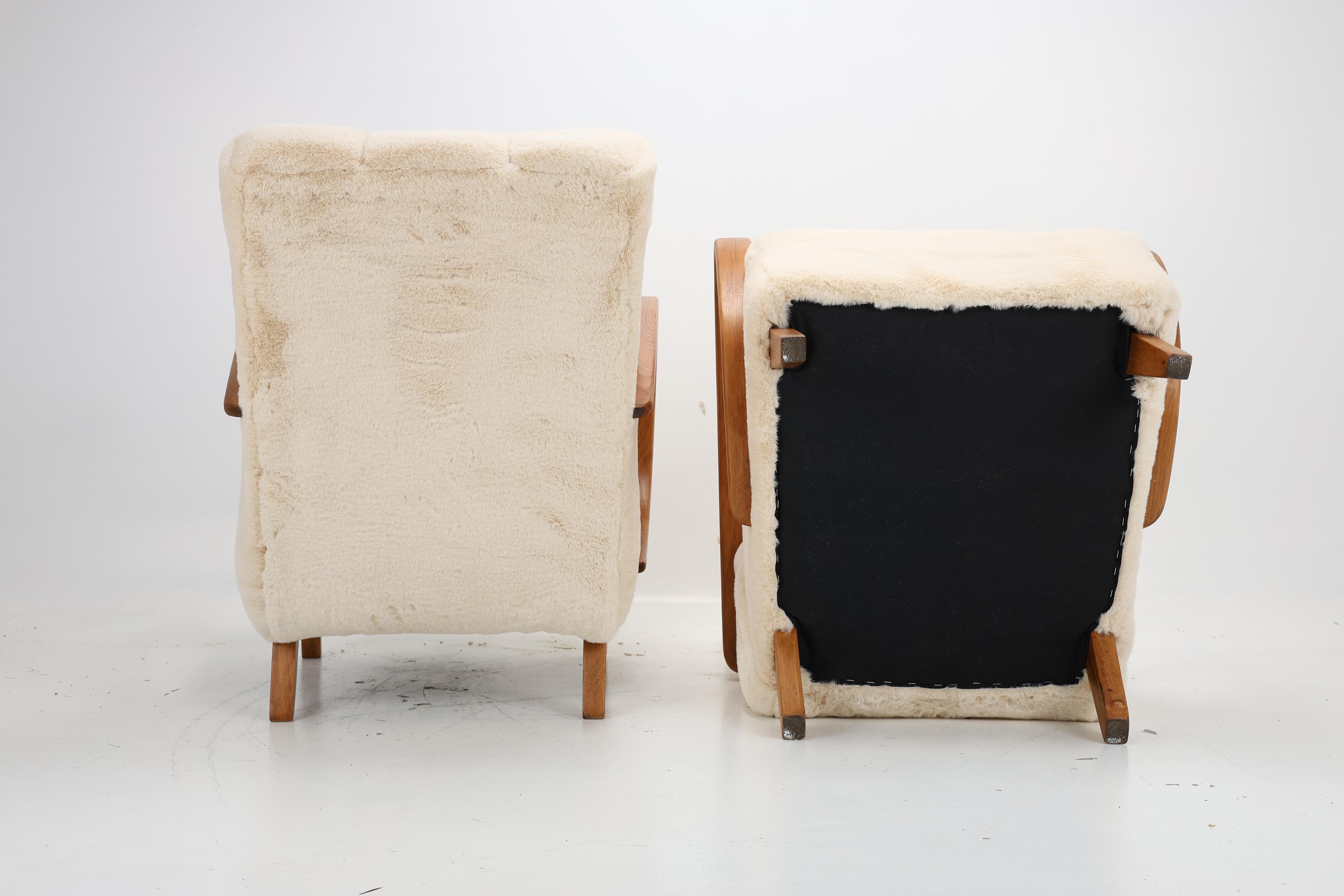 A pair of Armchairs H-410 by Jindrich Halabala from the 1950s For Sale 11