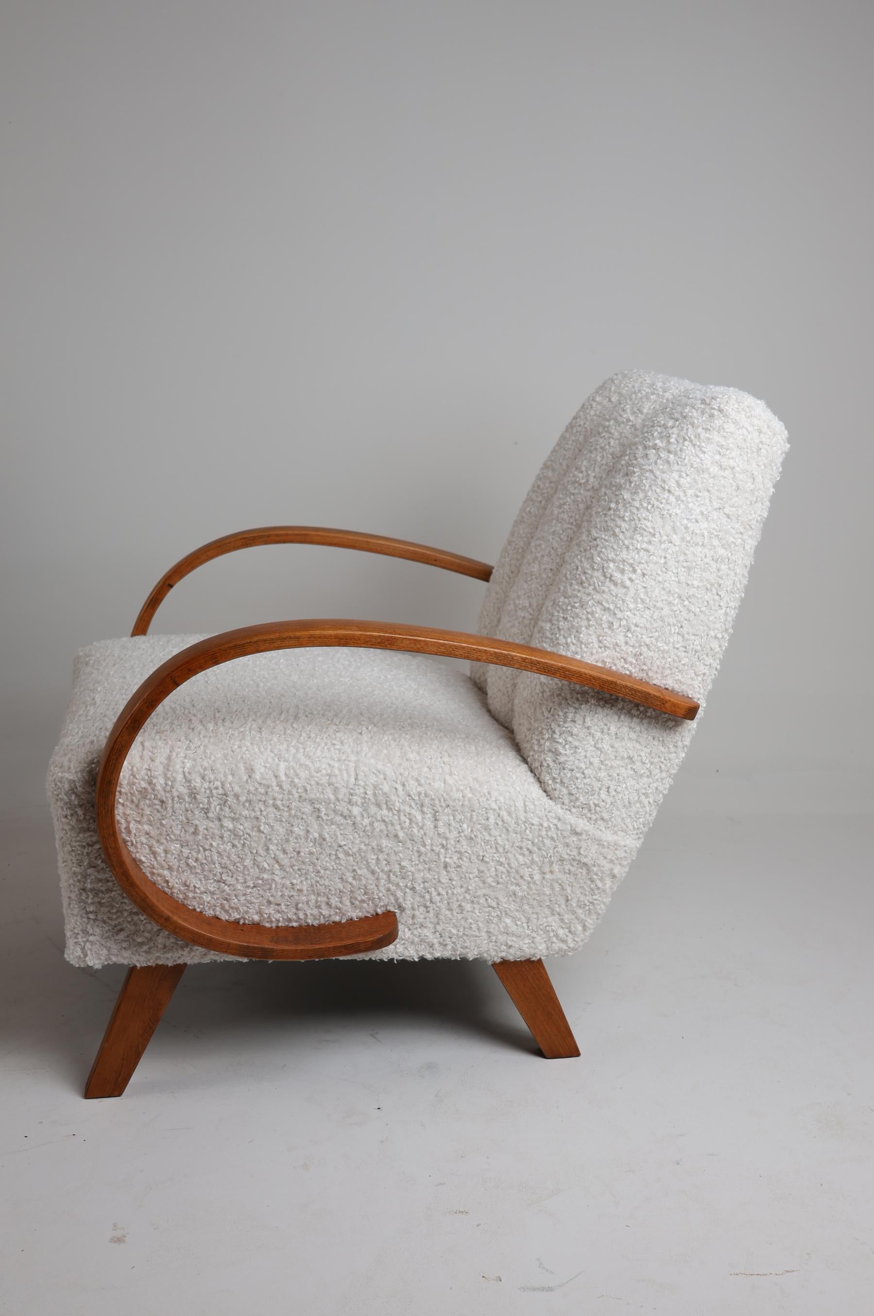 Czech A pair of Armchairs H-410 by Jindrich Halabala from the 1950s For Sale