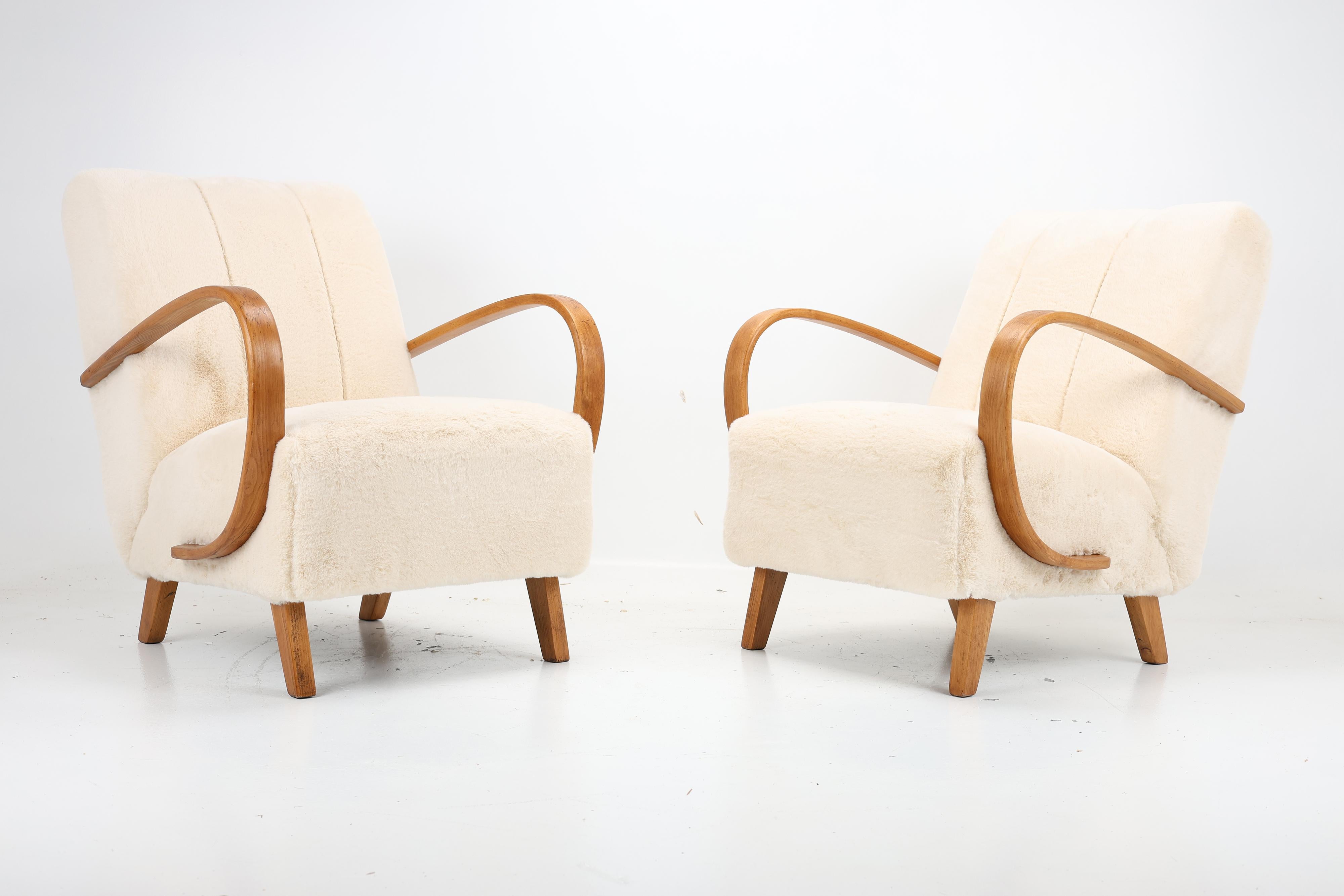 Czech A pair of Armchairs H-410 by Jindrich Halabala from the 1950s For Sale