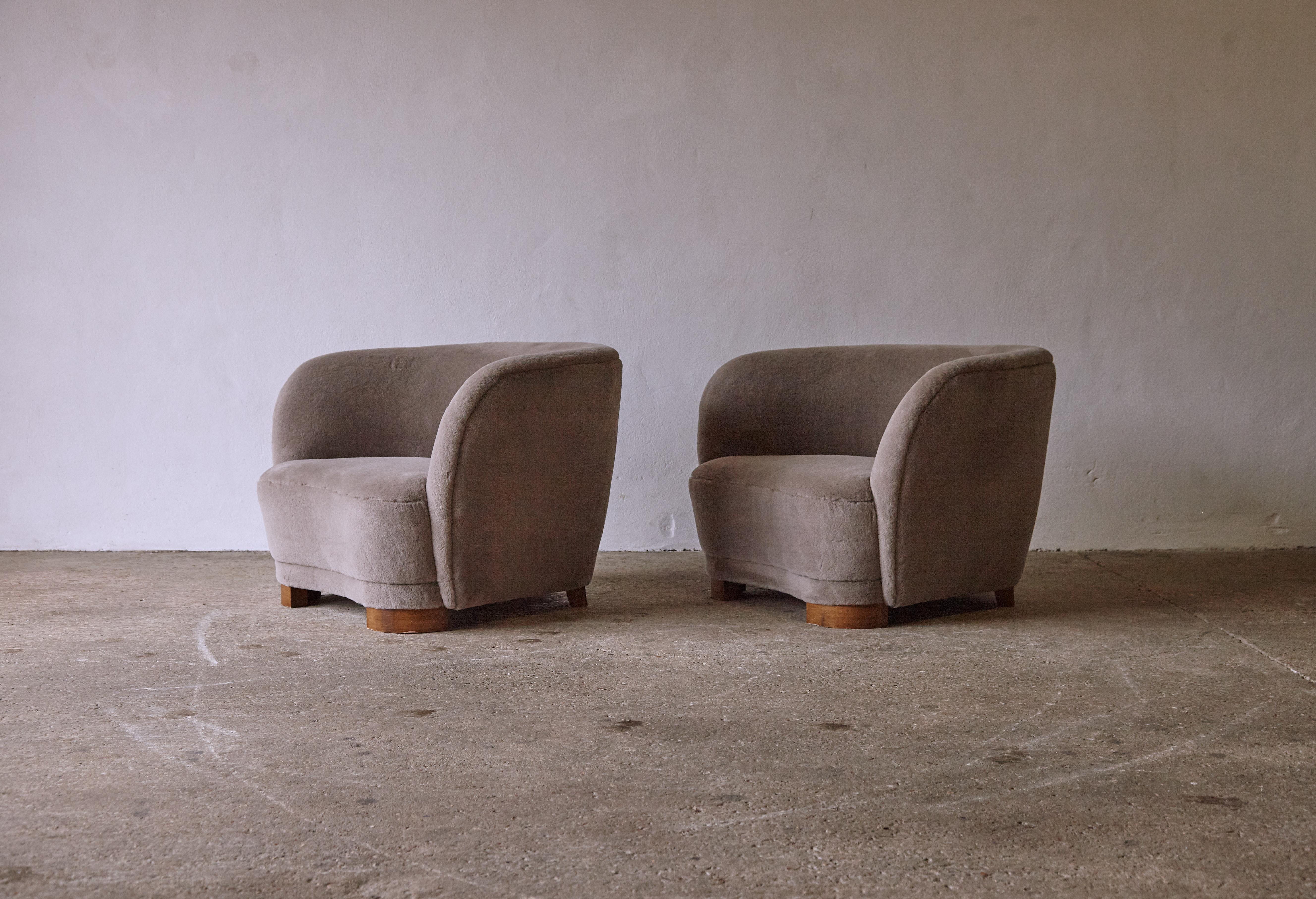 Pair of Armchairs in the Style of Flemming Lassen, Newly Upholstered in Alpaca 4
