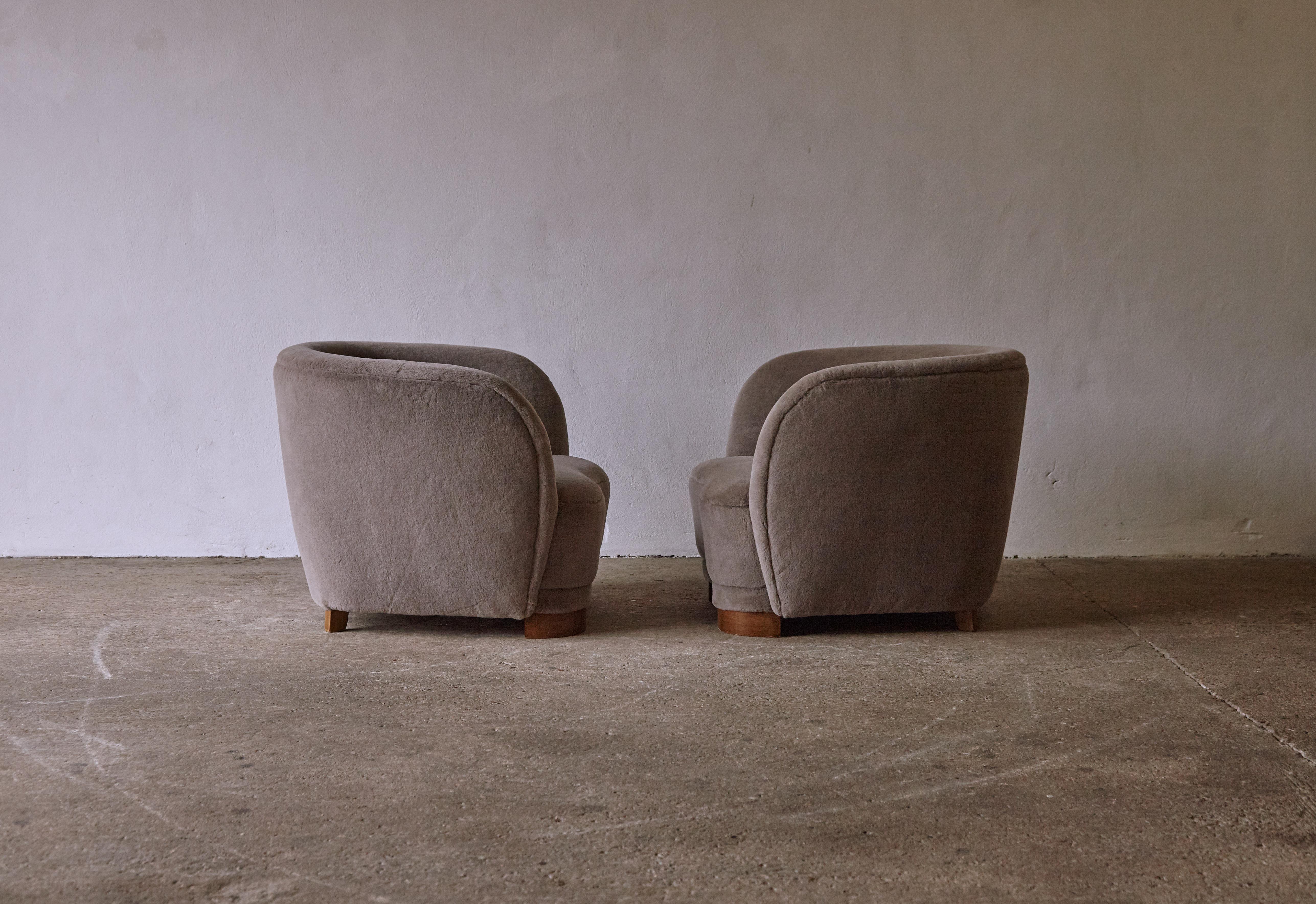 20th Century Pair of Armchairs in the Style of Flemming Lassen, Newly Upholstered in Alpaca