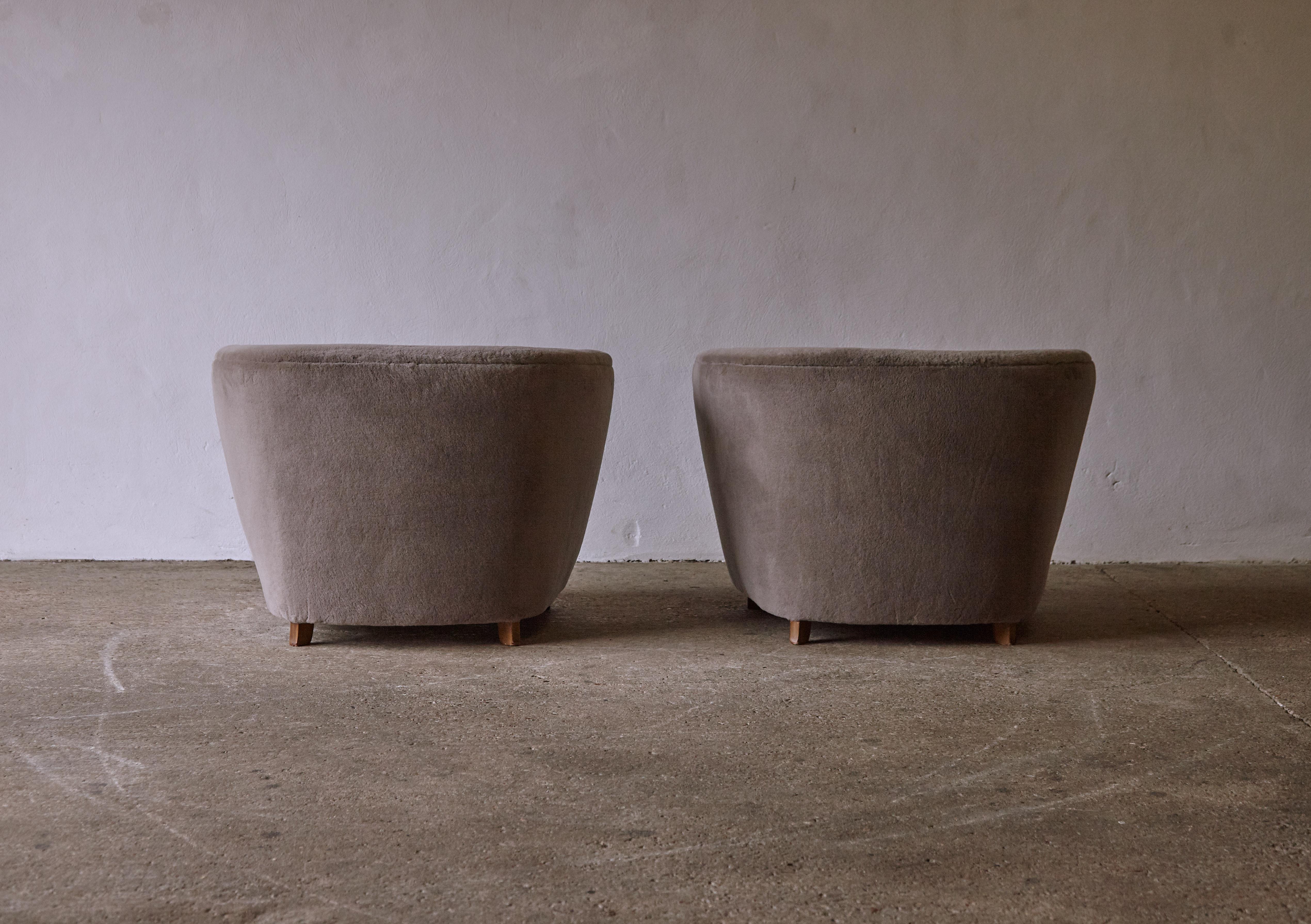 Pair of Armchairs in the Style of Flemming Lassen, Newly Upholstered in Alpaca 1
