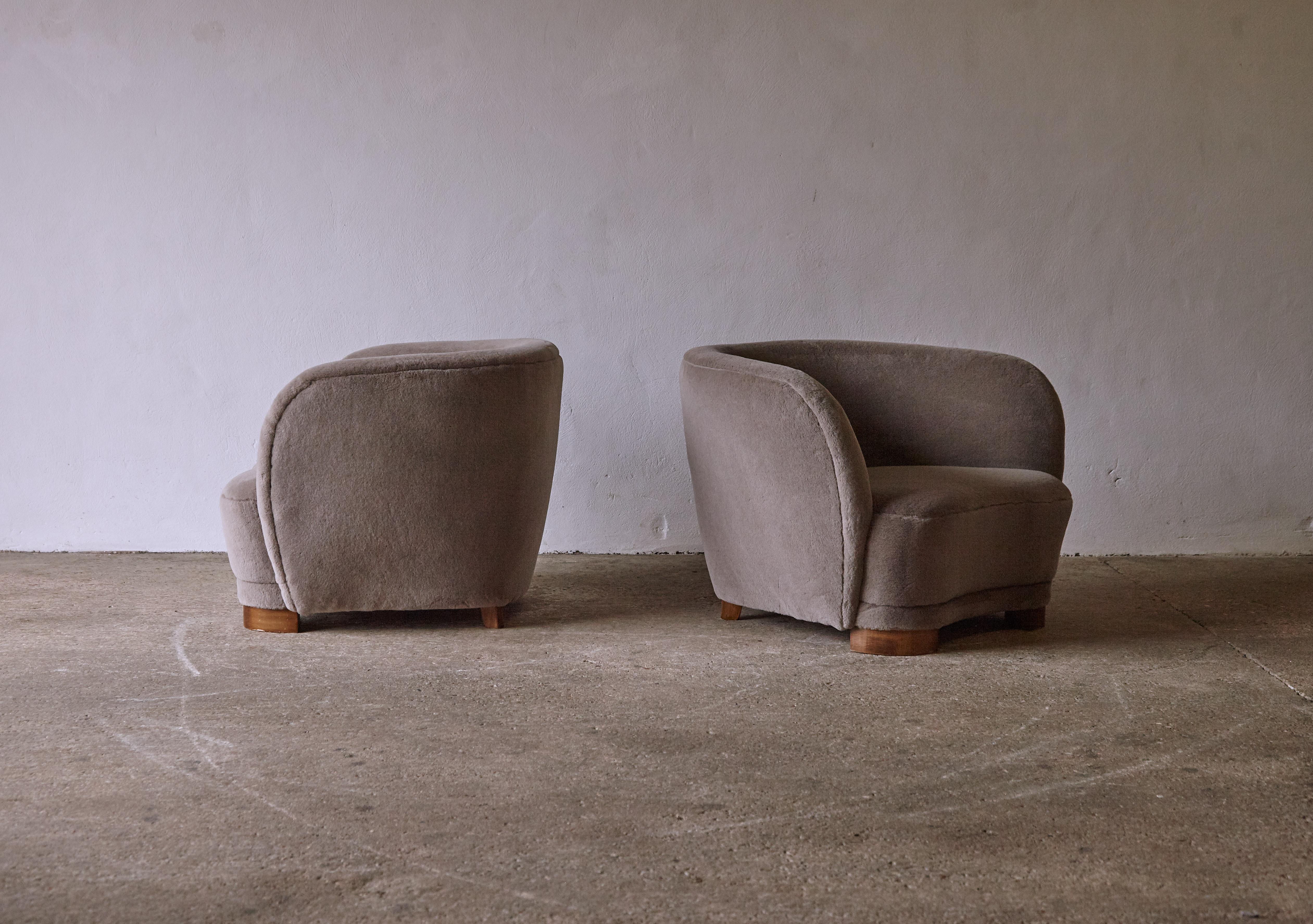 Pair of Armchairs in the Style of Flemming Lassen, Newly Upholstered in Alpaca 2