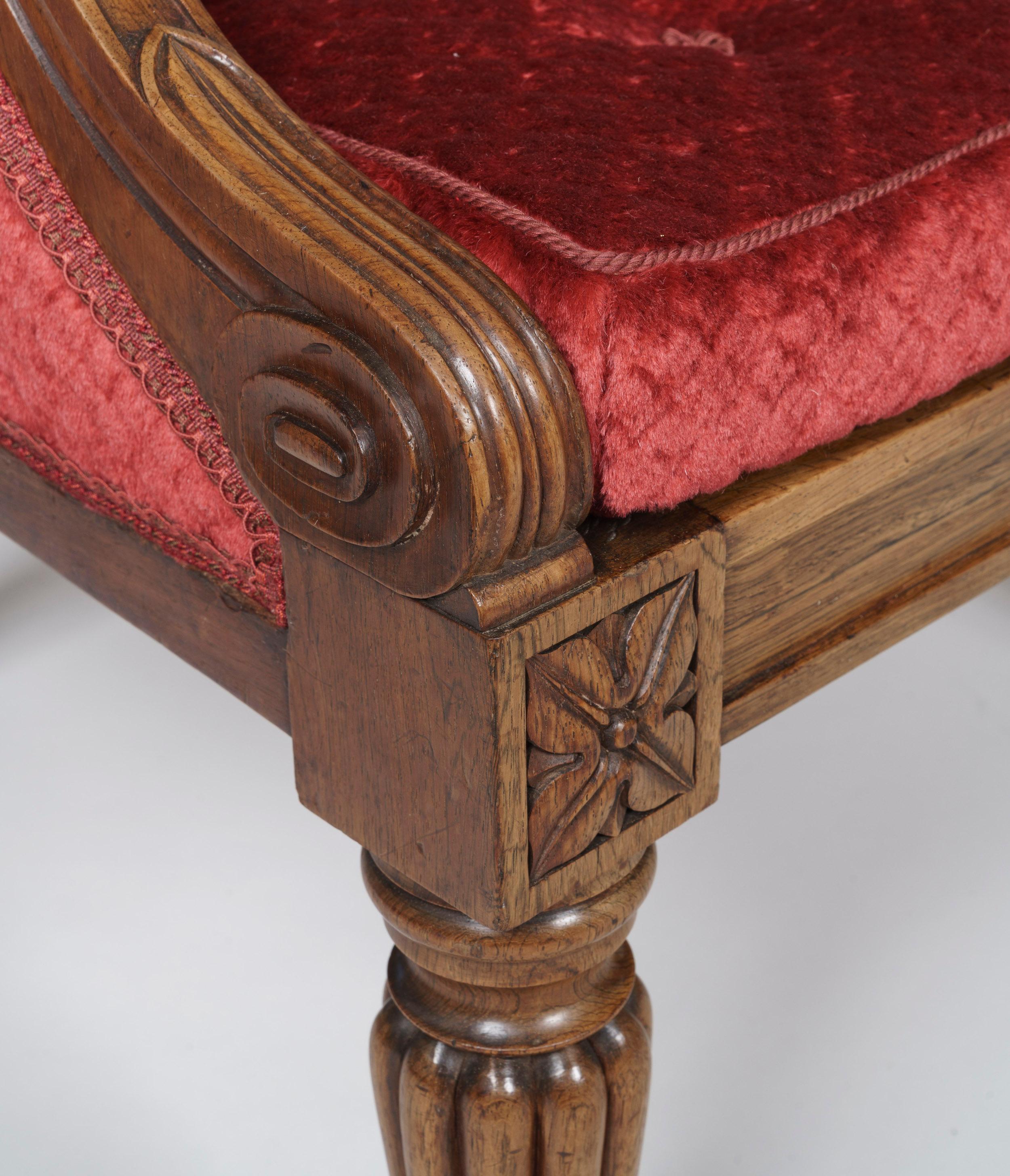 Regency Paire de fauteuils avec tapisserie rouge de la période Régence en vente