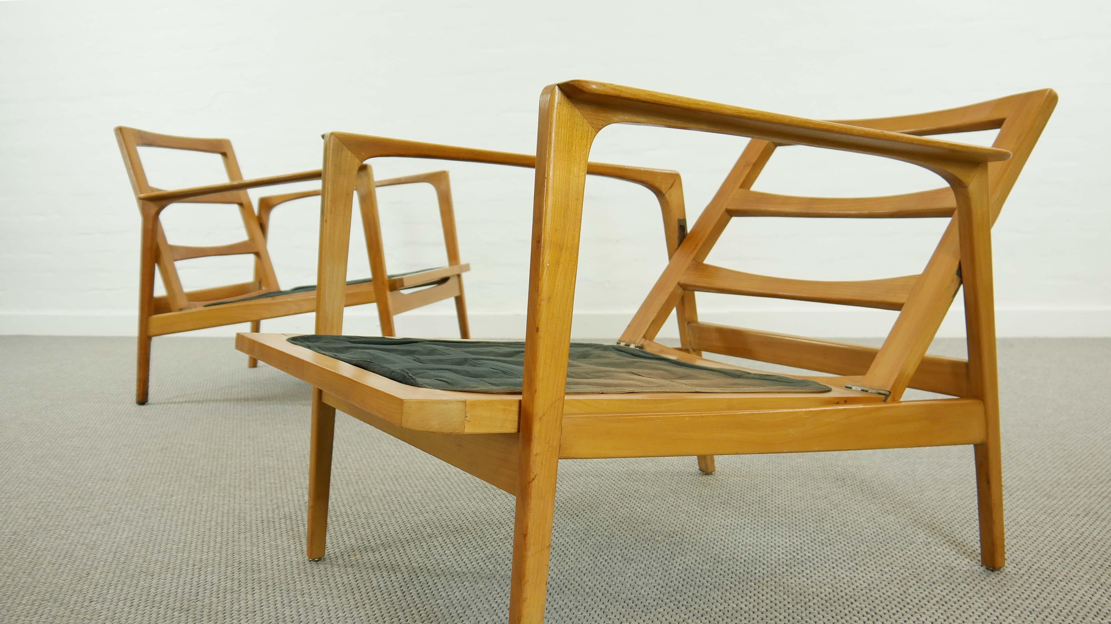 Pair of midcentury Armchairs, Convertible 1960s Lounge-Chairs of Solid Beech For Sale 2