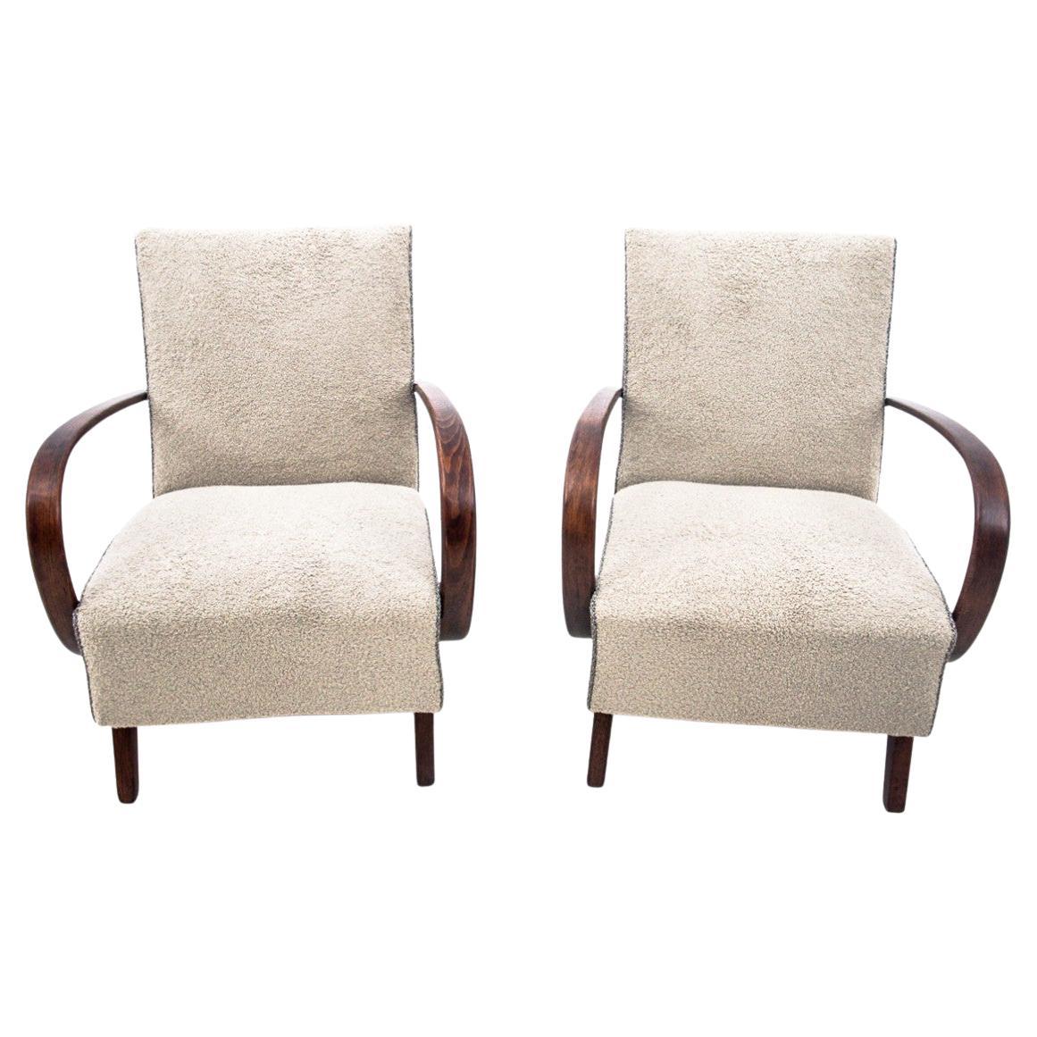 A pair of Art Deco armchairs, Czechoslovakia, 1930s, designed by J. Halabala.  For Sale
