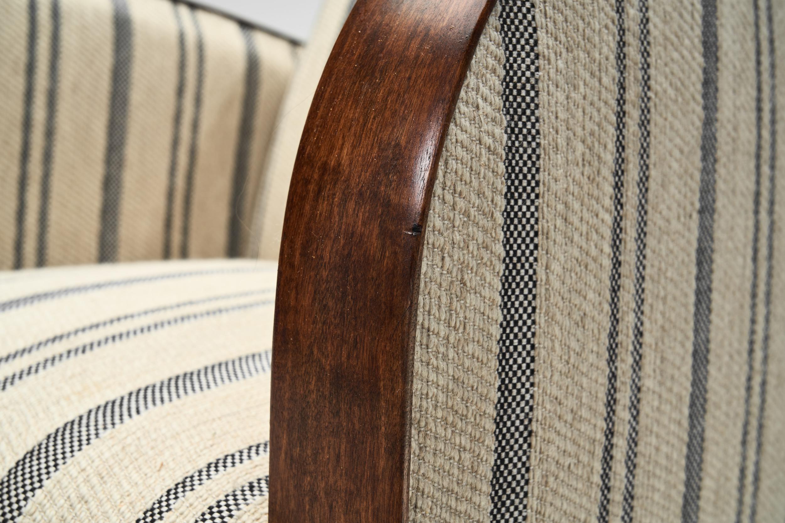 Paire de fauteuils Art déco, Europe, vers 1930 5
