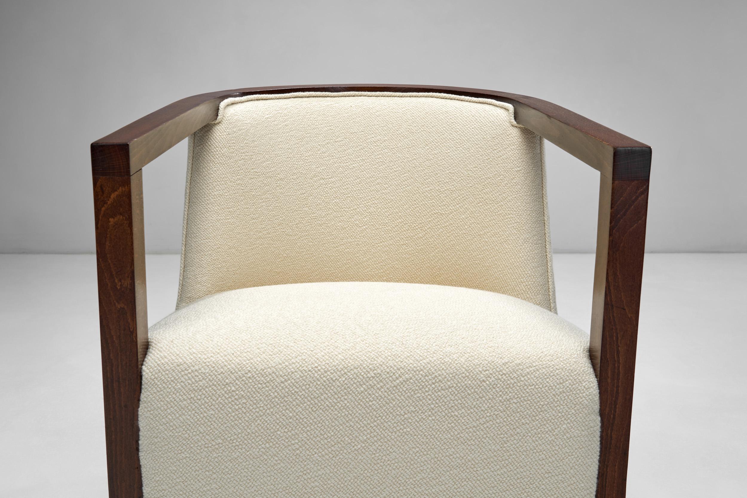 Paire de fauteuils Art déco en bois teinté, Europe vers 1930 en vente 1