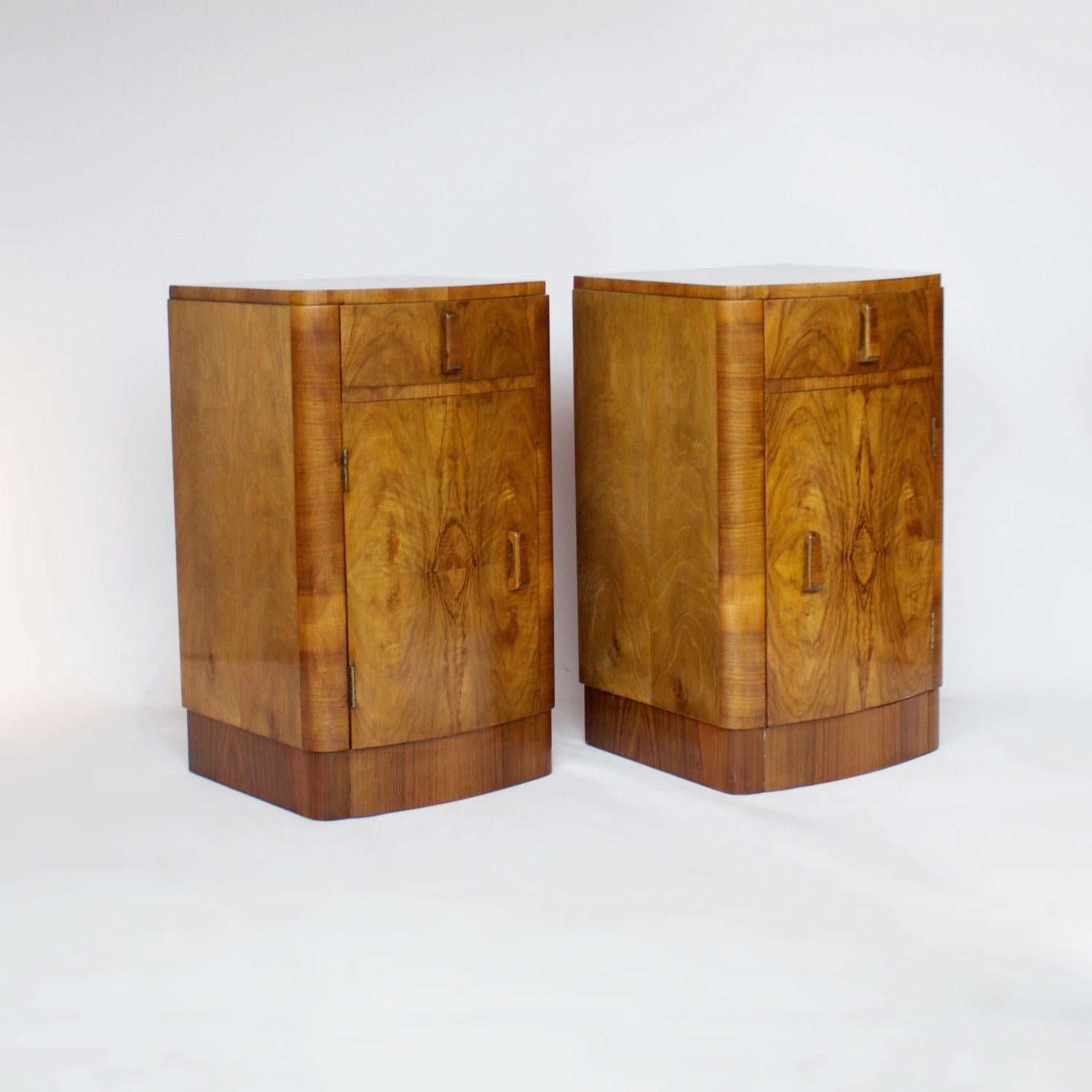 Pair of Art Deco Bedside Cabinets In Good Condition In Forest Row, East Sussex