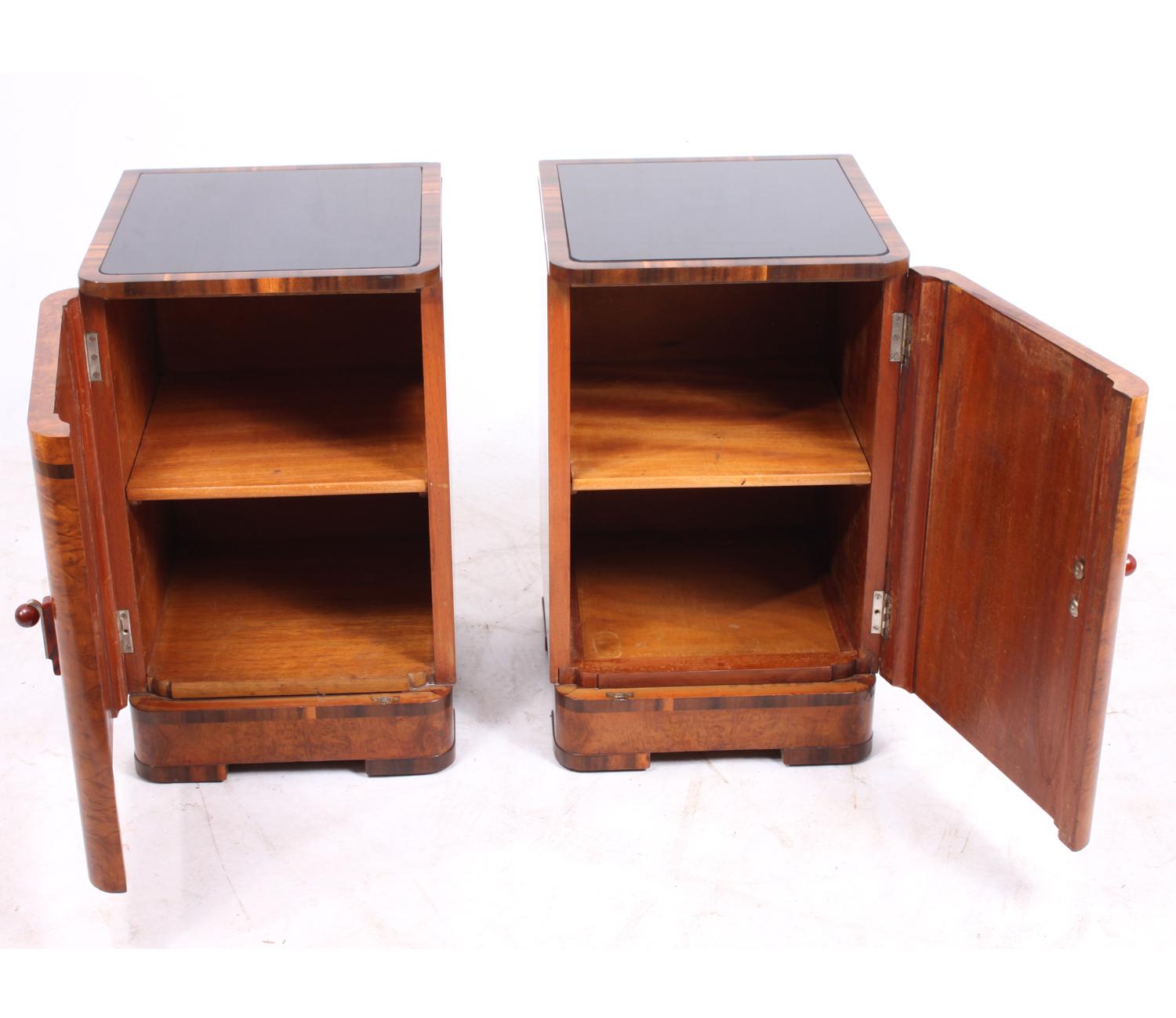 Mid-20th Century Pair of Art Deco Bedside Cabinets in Burr Maple