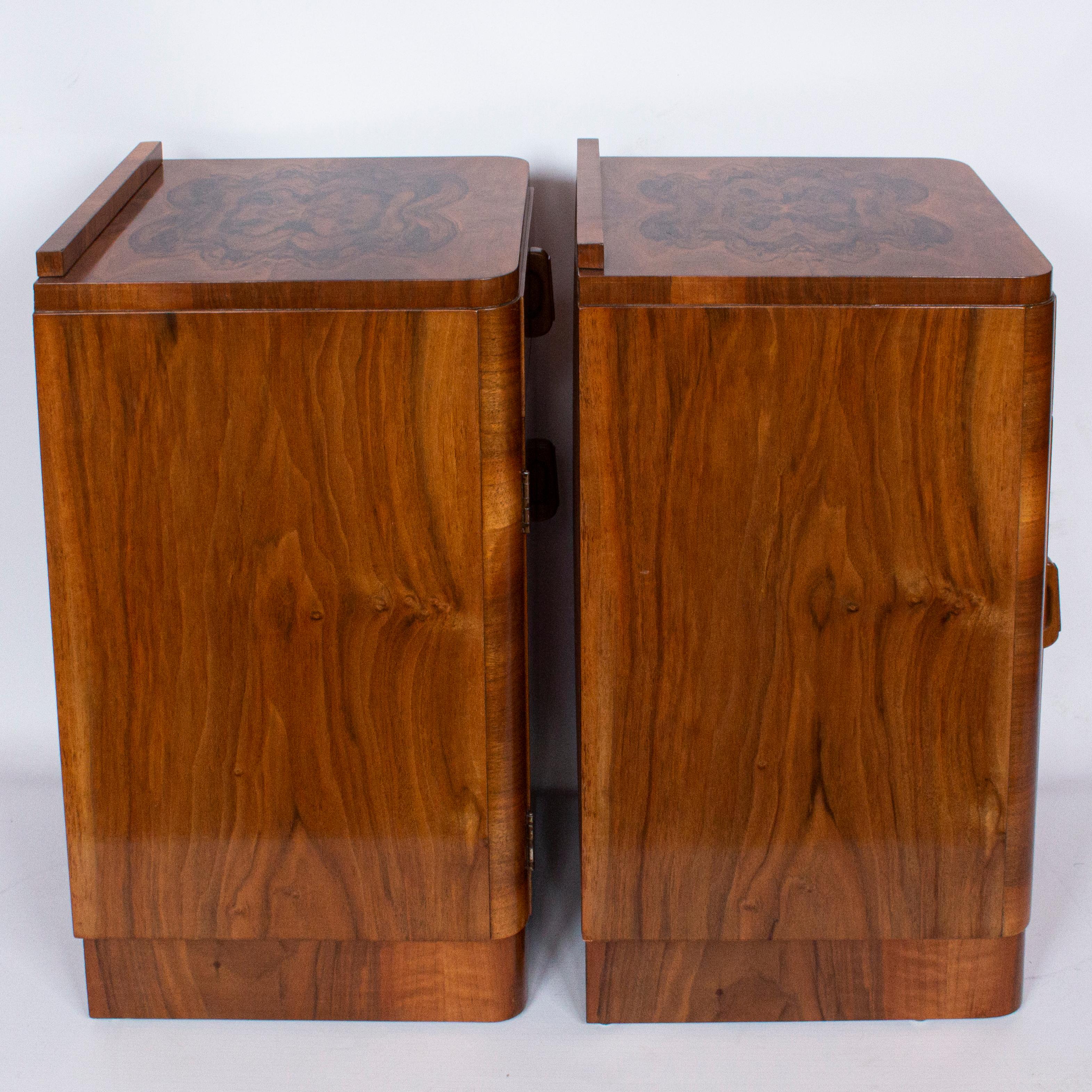Mid-20th Century Pair of Art Deco Bedside Cabinets in Figured and Burr Walnut, Original Handles