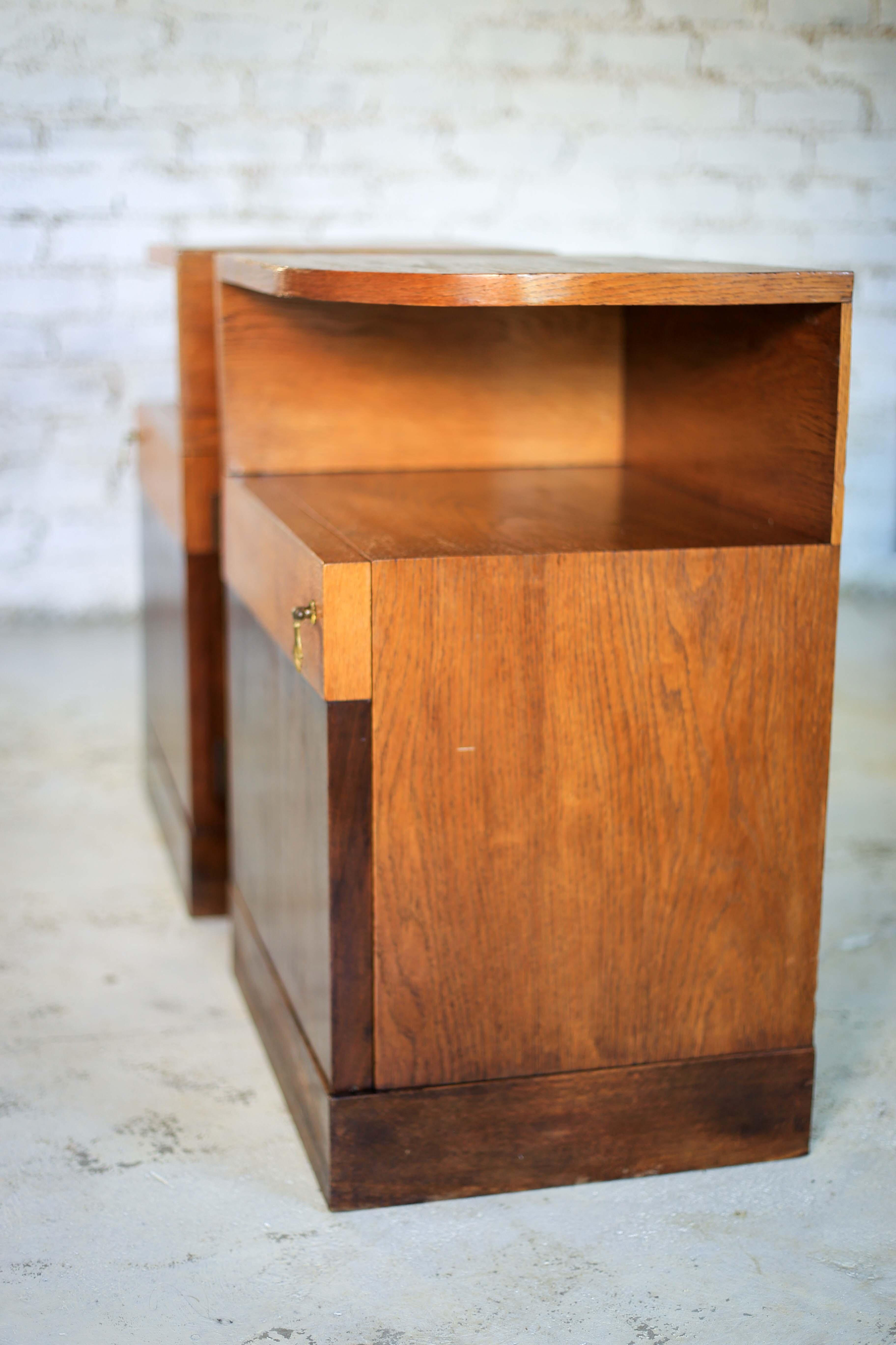 Pair of Art Deco Bedside Pedestals, Oak and Mahogany For Sale 5