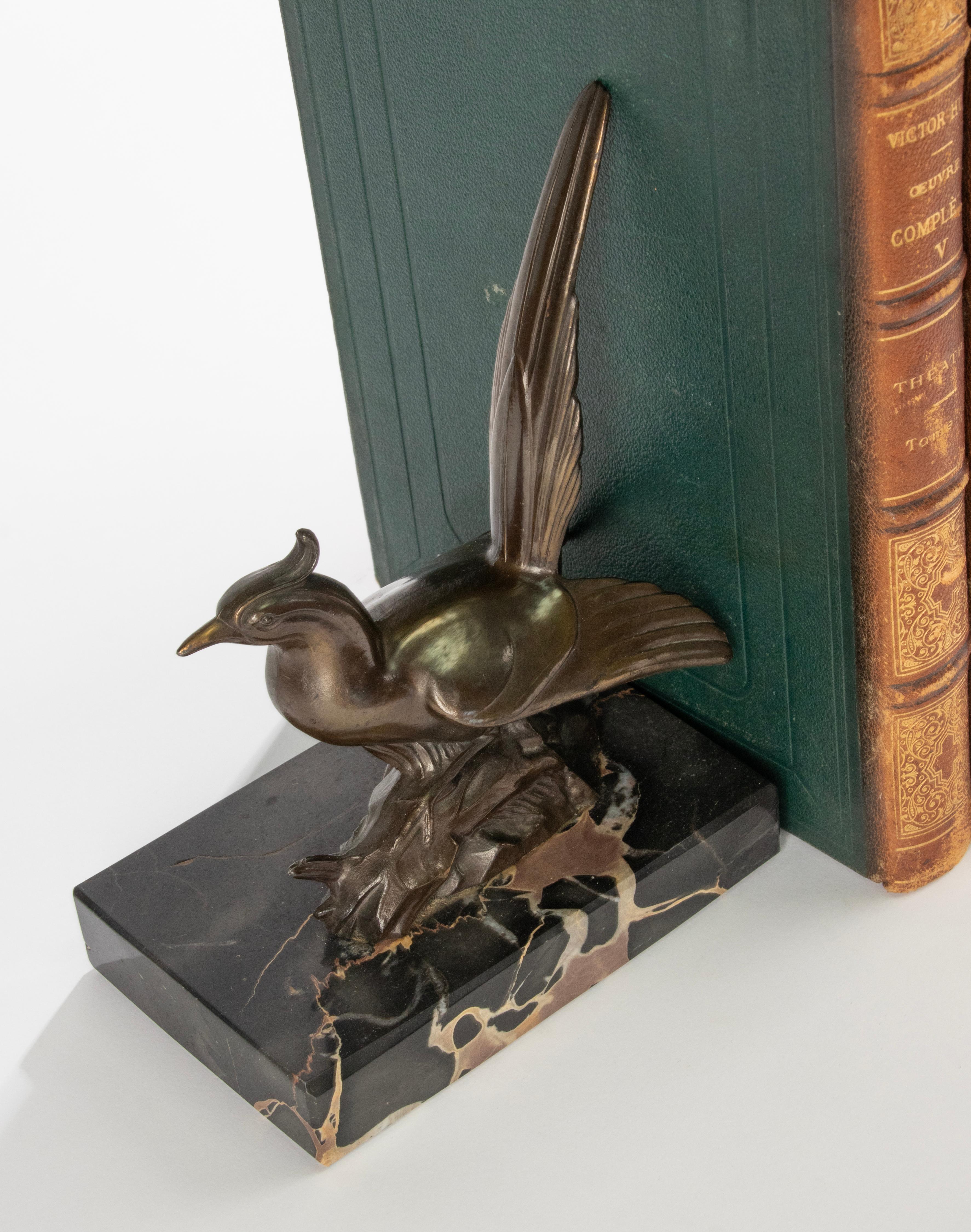 Paire de serre-livres Art Déco - Spelter et marbre - Oiseaux en vente 8